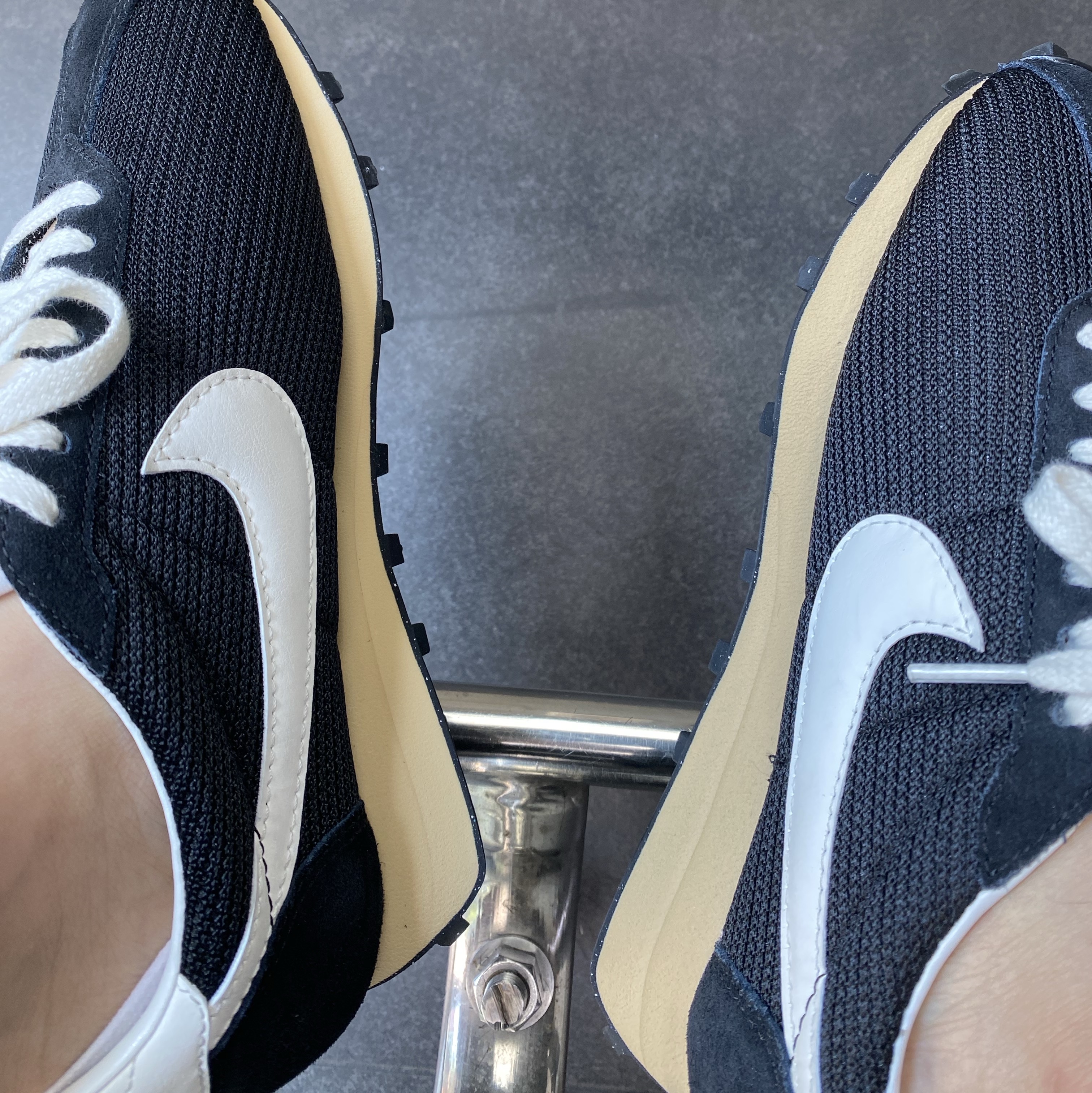 Nike LD-1000 SP Black and Sail 착용 스타일