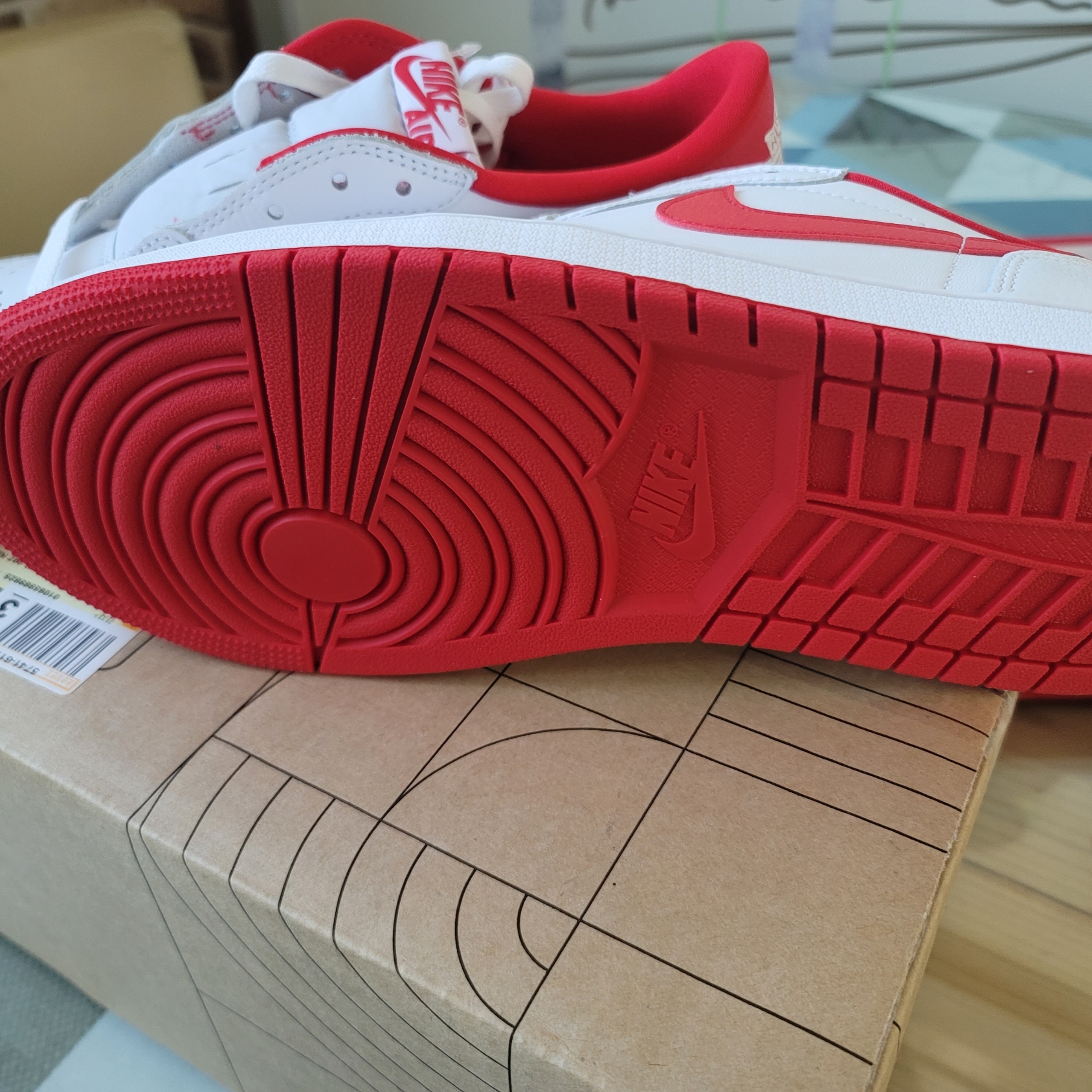 Jordan 1 Retro Low OG University Red 착용 스타일 - 2