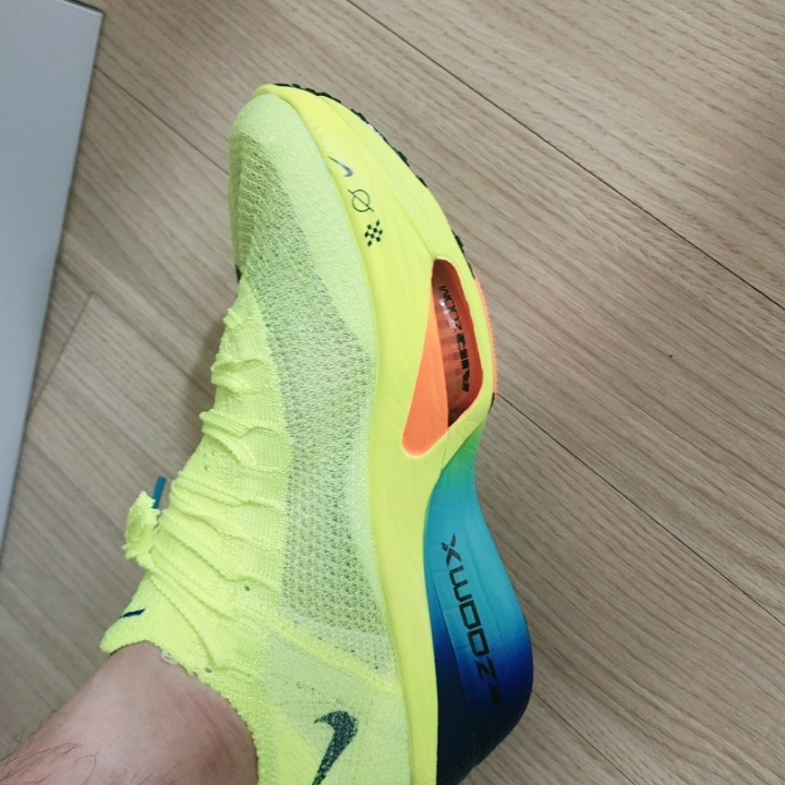 Nike Air Zoom Alphafly Next% 3 Volt 착용 스타일 - 2