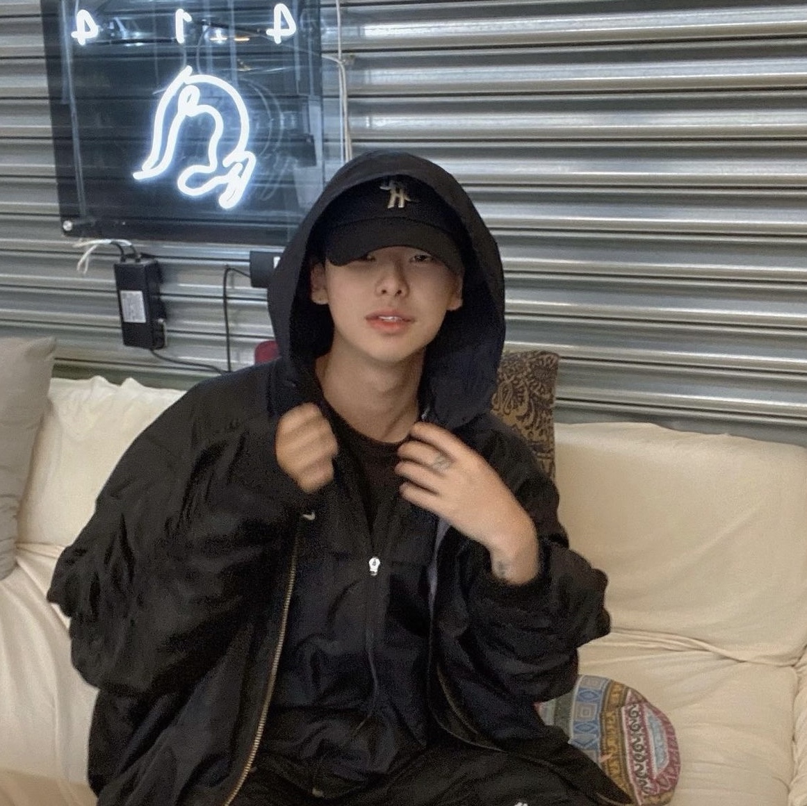 Nike Windrunner Running Jacket Black - Asia 착용 스타일