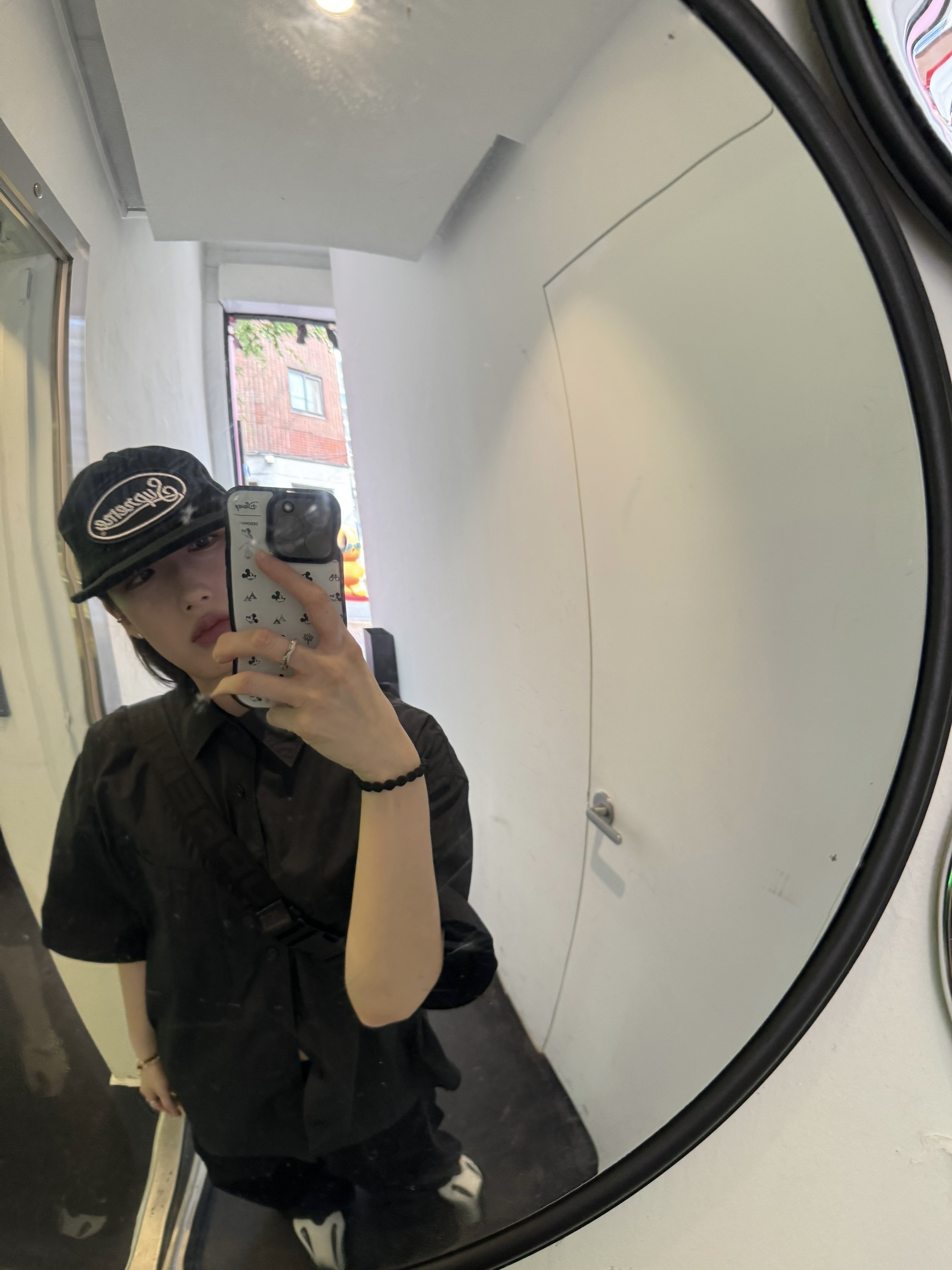 Supreme Terry Mesh Back 5-Panel Black - 24SS, Adidas Yeezy Boost 700 MNVN Analog 착용 스타일 - 5