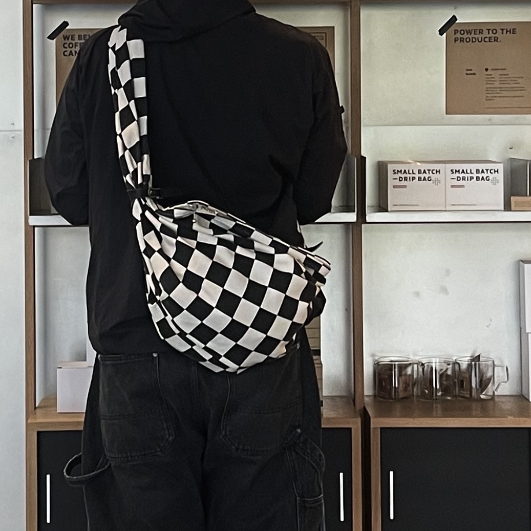 Kapital No. 8 Canvas Racer Flag Snufkin Bag Kinari 착용 스타일