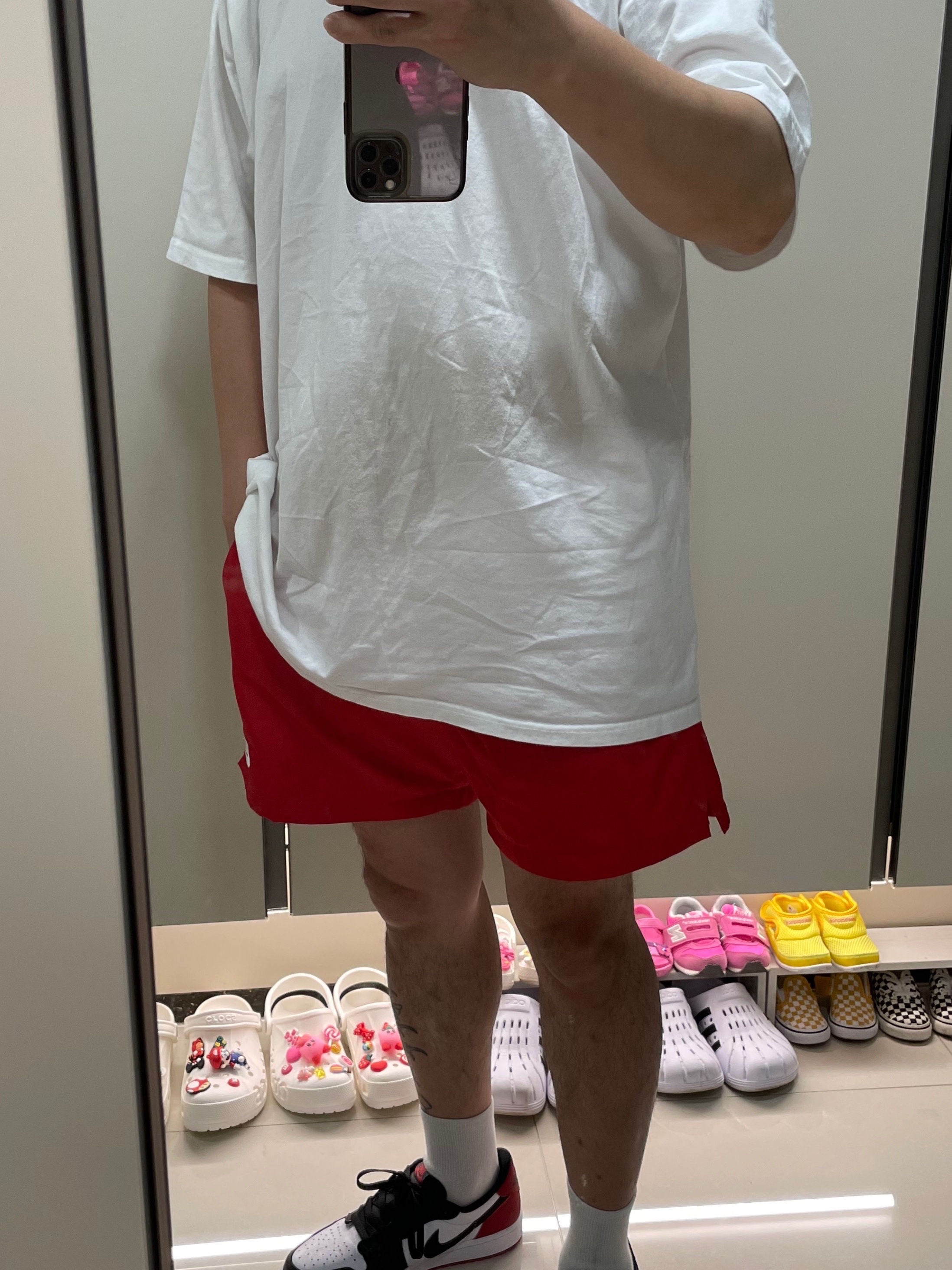 Jordan 1 Retro Low OG Black Toe 착용 스타일 - 2