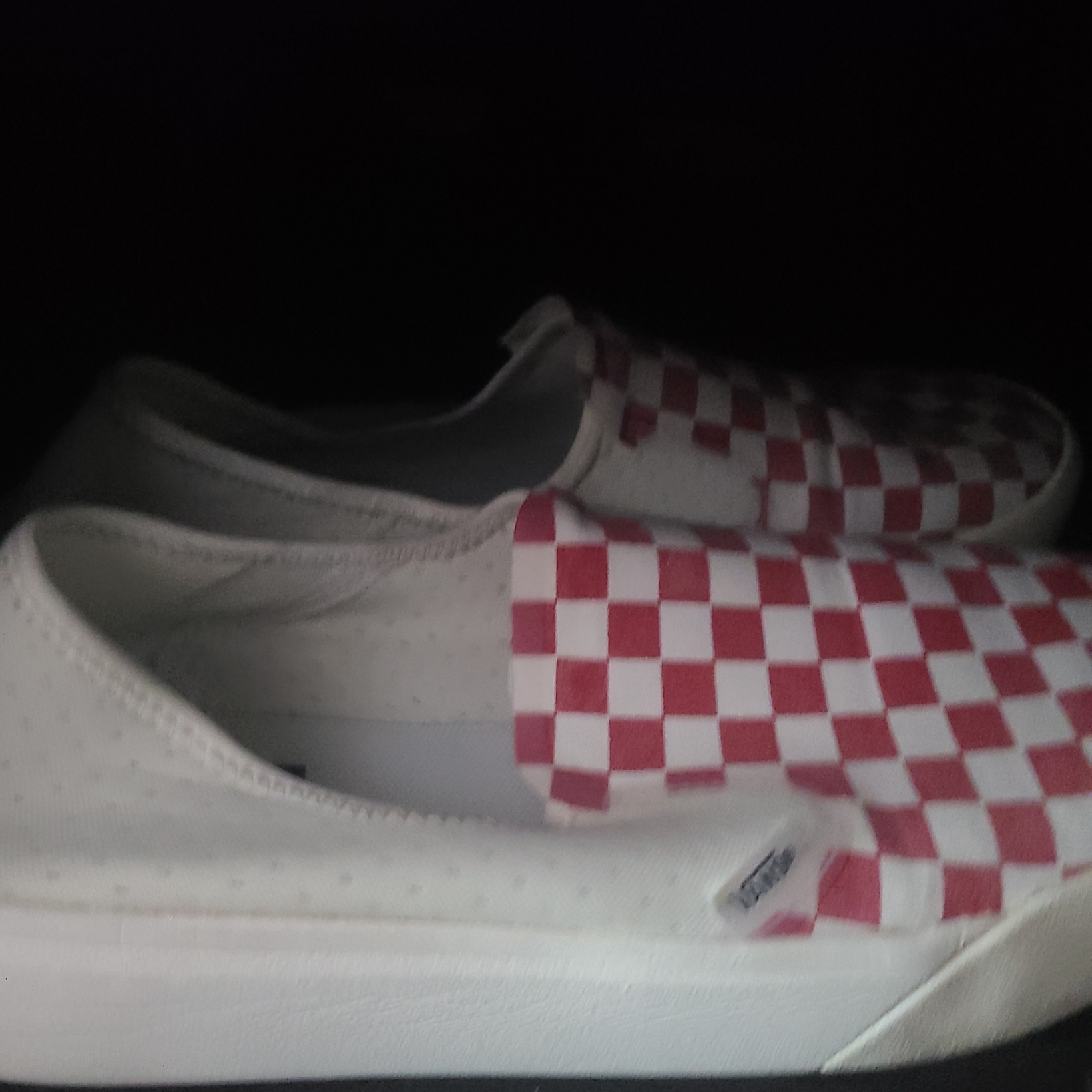 Vans ComfyCush One Checkerboard Racing Red Marshmallow 착용 스타일