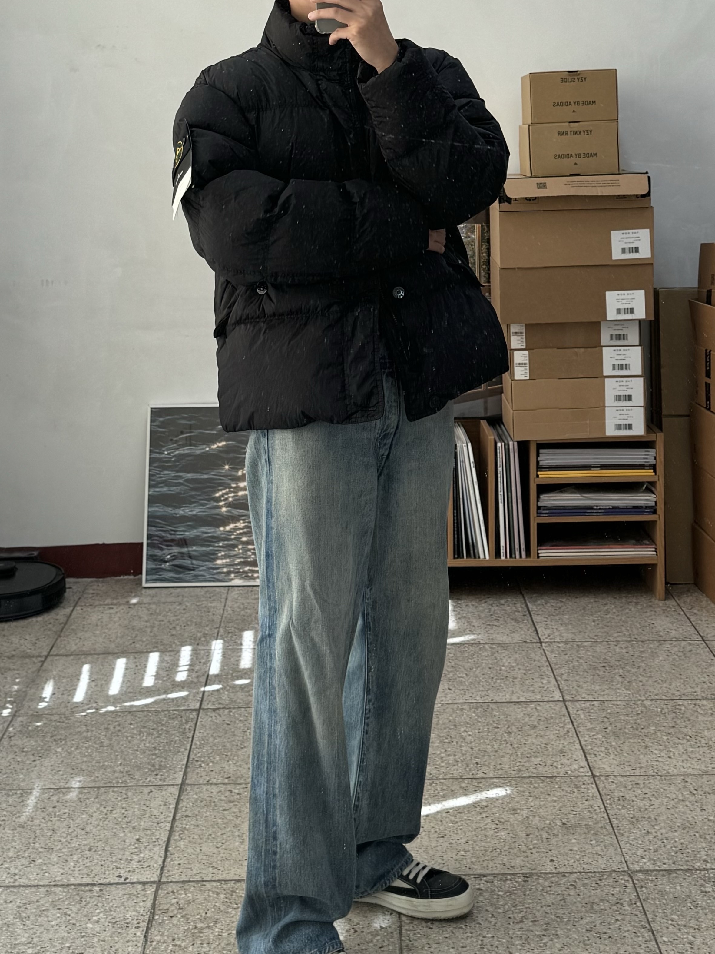 Stone Island 40123 Garment Dyed Crinkle Reps R-NY Down Jacket Black - 24FW, Stone Island 40123 Garment Dyed Crinkle Reps R-NY Down Jacket Grey - 24FW 착용 스타일 - 2