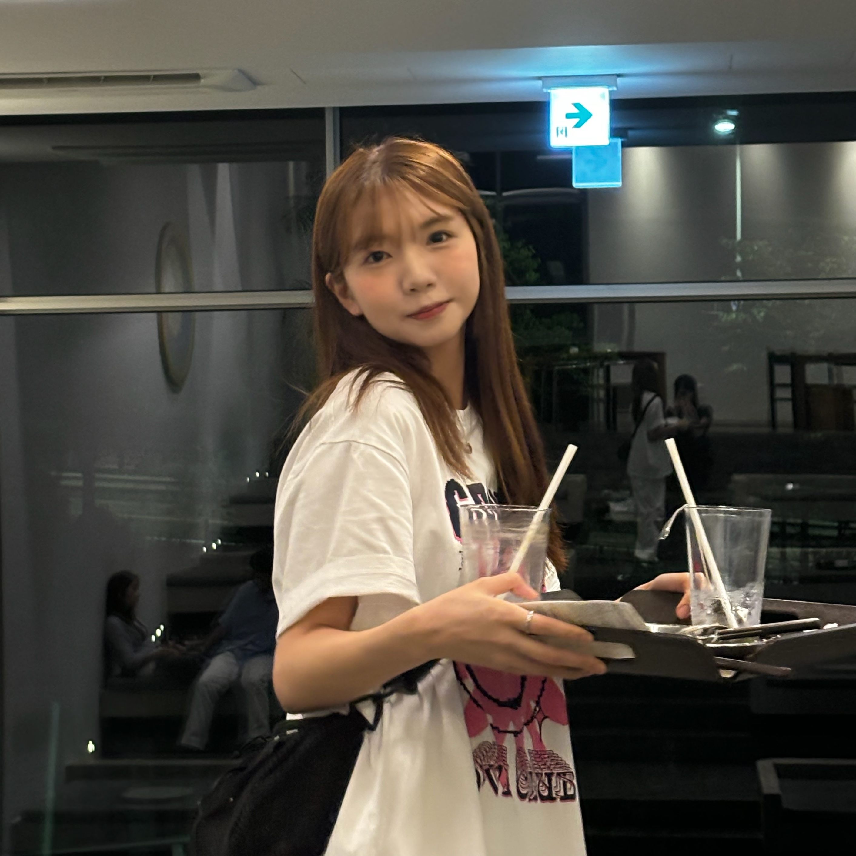 (W) Ganni Love Club T-Shirt Bright White Pink, Supreme Mesh Mini Duffle Bag Black - 23SS 착용 스타일