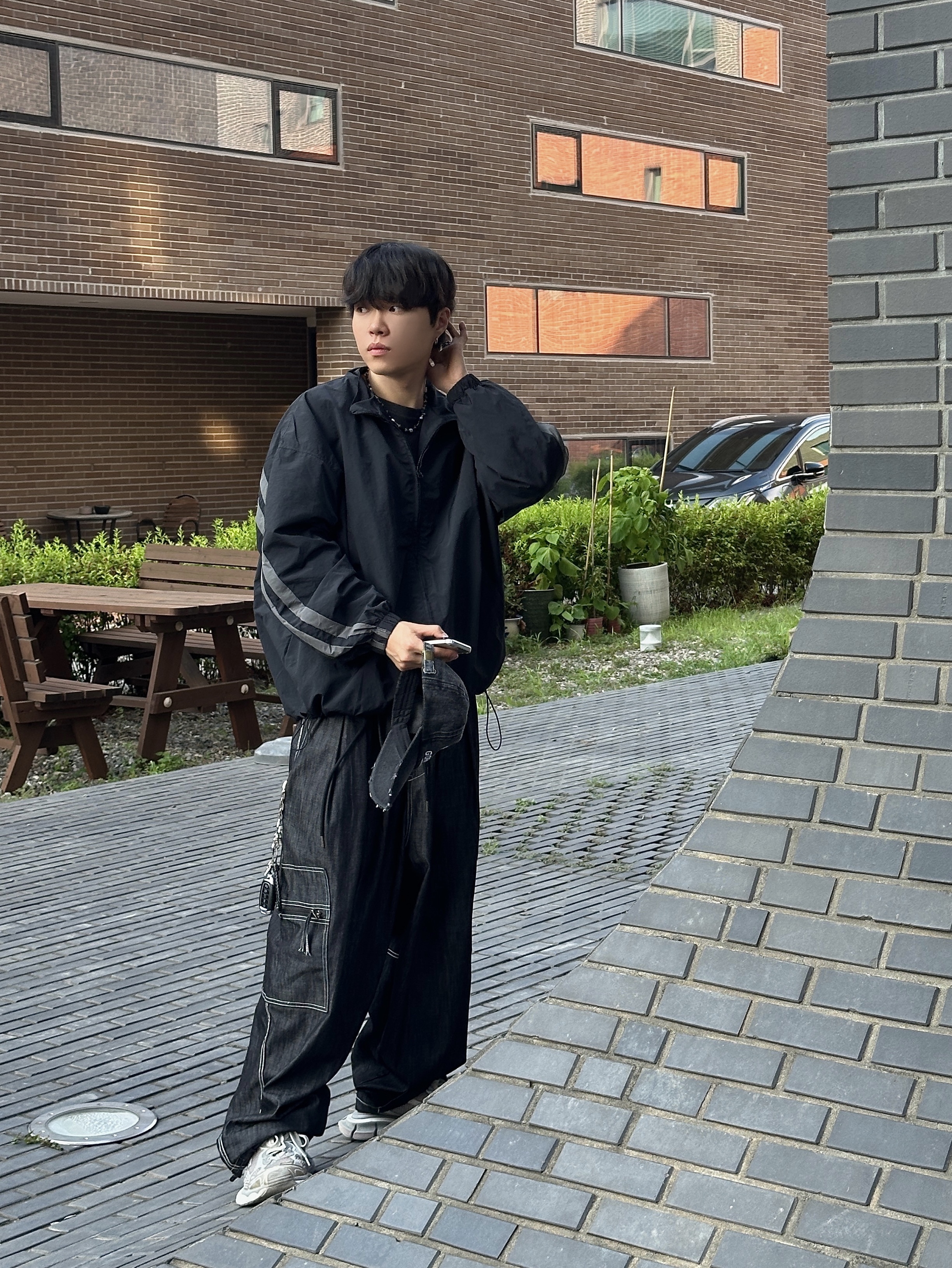 Balenciaga 3XL Sneakers Light Beige 착용 스타일 - 2