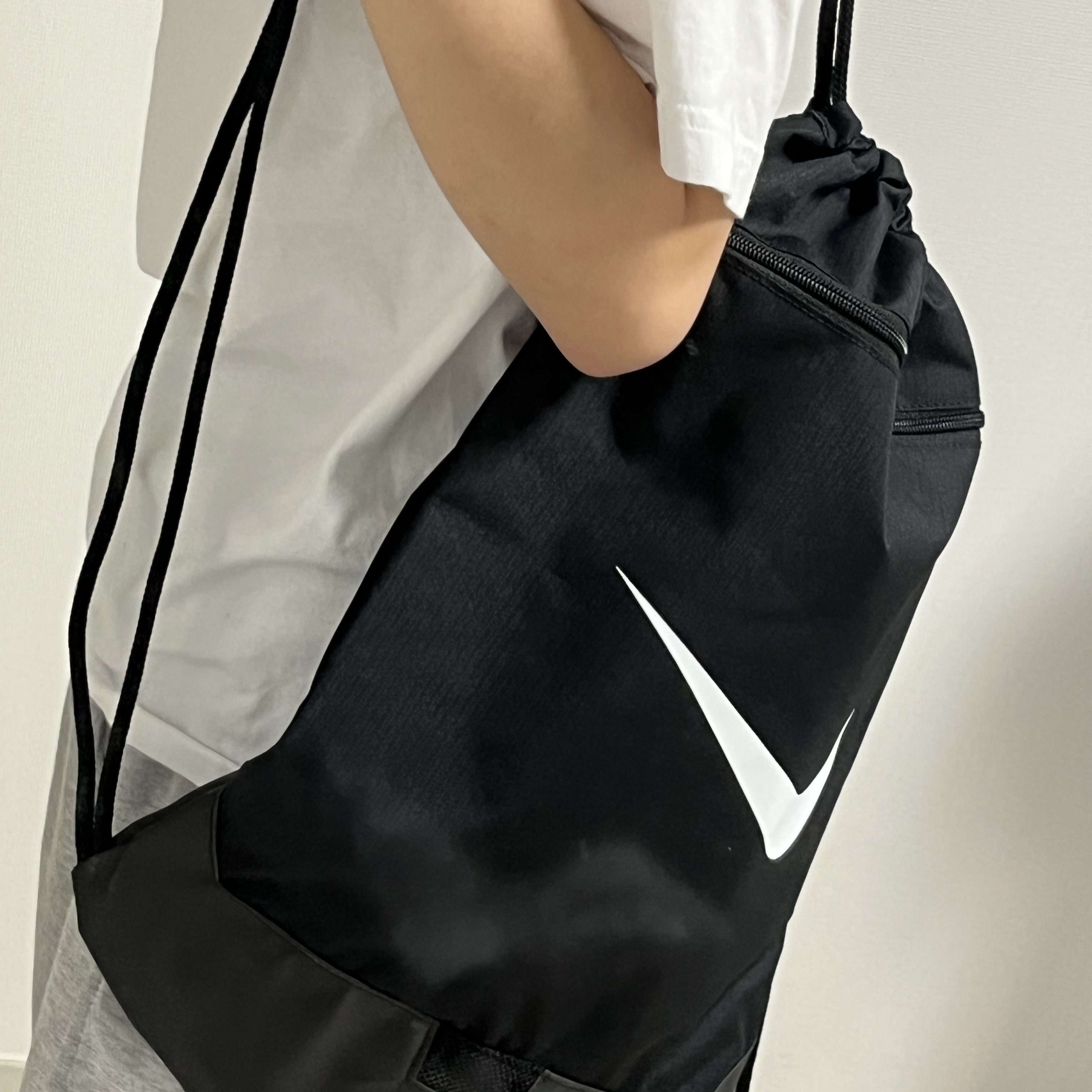 Nike Brasilia 9.5 Training Gym Sack 18L Black 착용 스타일