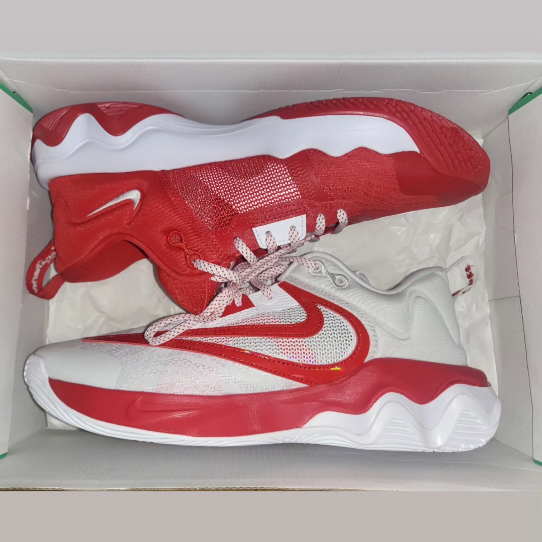 Nike Giannis Immortality 3 ASW EP University Red White 착용 스타일