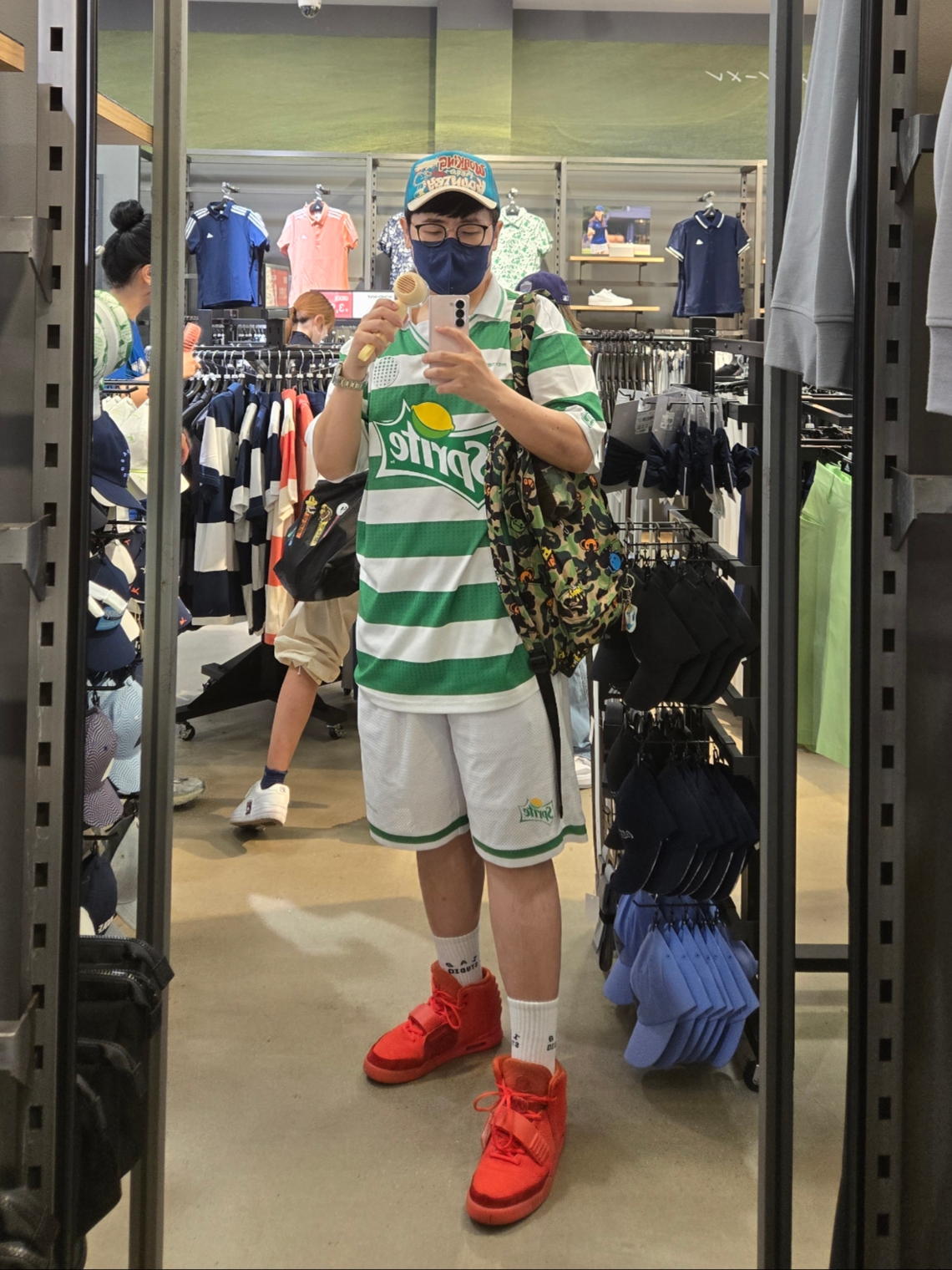 BAPE Baby Milo Medium Backpack Green, Nike Air Yeezy 2 Red October 착용 스타일