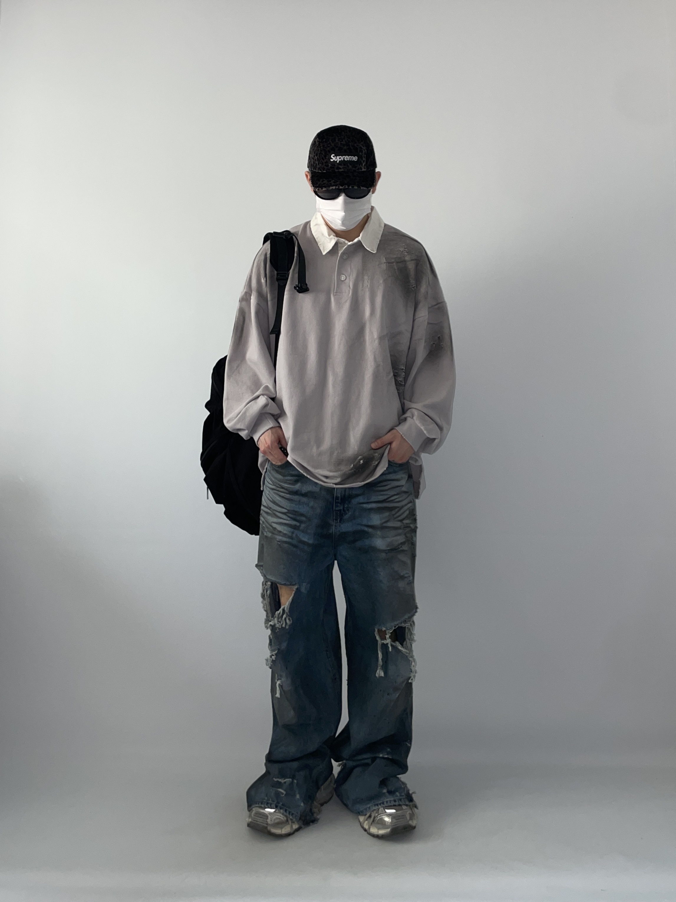 Supreme Leopard Velvet Camp Cap Black - 24SS, Balenciaga 3XL Sneakers Light Beige 착용 스타일 - 1