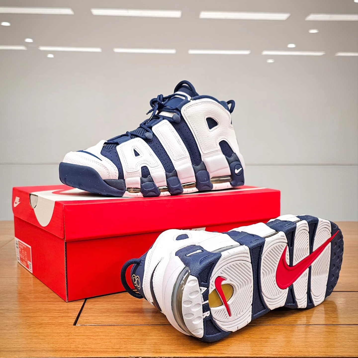 Nike Air More Uptempo Olympic 2020 착용 스타일 - 1