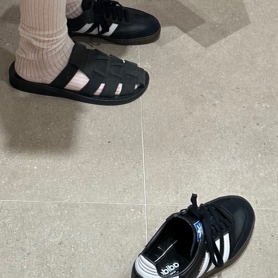 Adidas Samba OG Black White Gum 착용 스타일