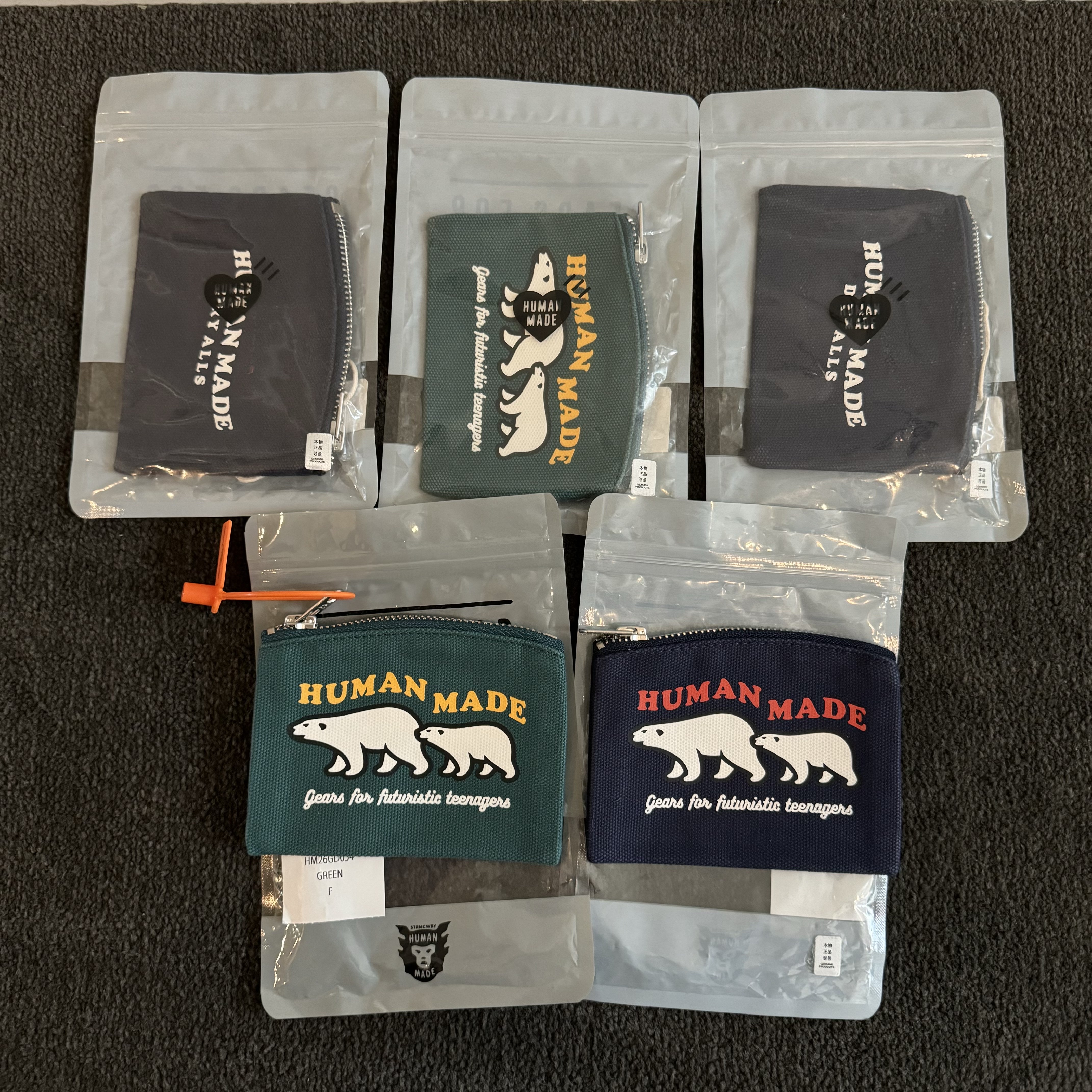 Human Made Card Case Green 착용 스타일