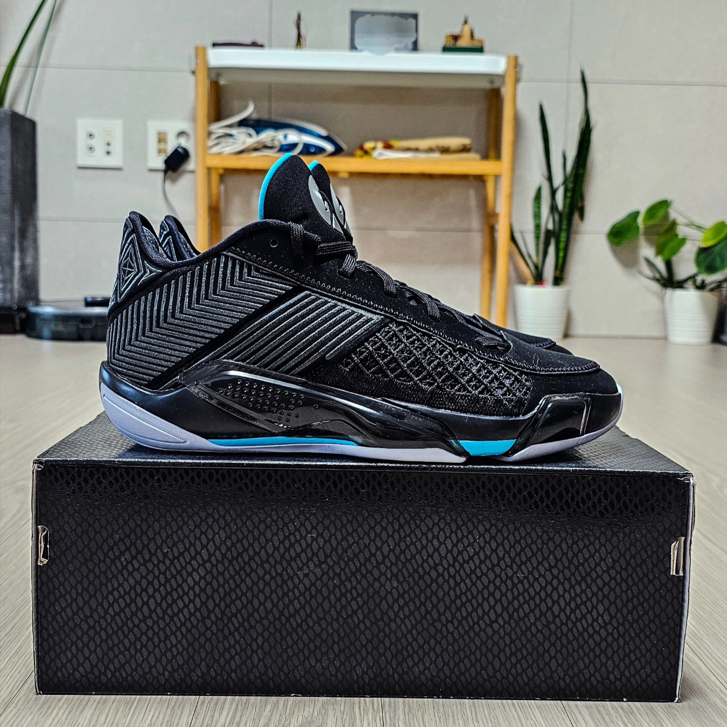 Jordan XXXVIII Low PF Black Anthracite 착용 스타일 - 2