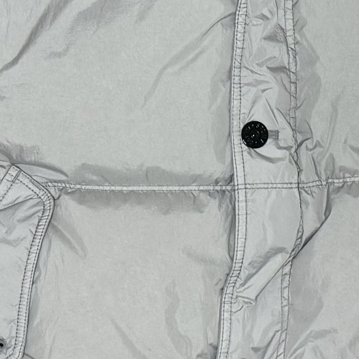 Stone Island 40123 Garment Dyed Crinkle Reps R-NY Down Jacket Grey - 24FW 착용 스타일