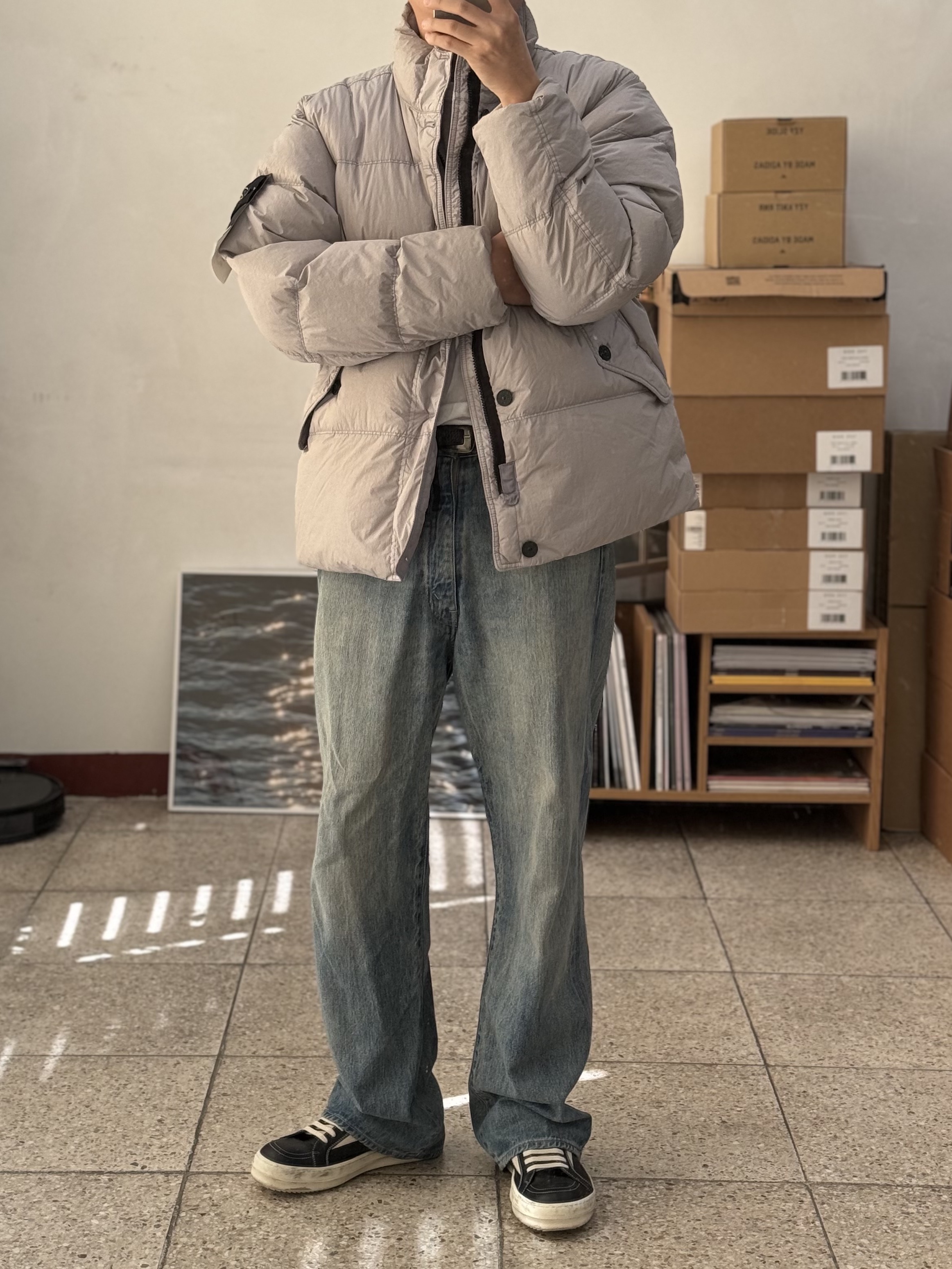 Stone Island 40123 Garment Dyed Crinkle Reps R-NY Down Jacket Black - 24FW, Stone Island 40123 Garment Dyed Crinkle Reps R-NY Down Jacket Grey - 24FW 착용 스타일 - 4