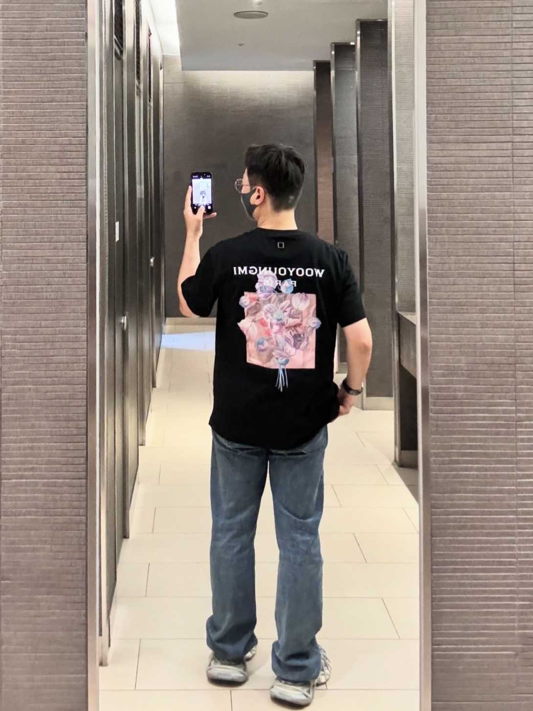 Wooyoungmi 3D Flower Back Logo T-Shirt Black - 24FW, Wooyoungmi Long Straight Denim Pants Blue -23FW 착용 스타일 - 2