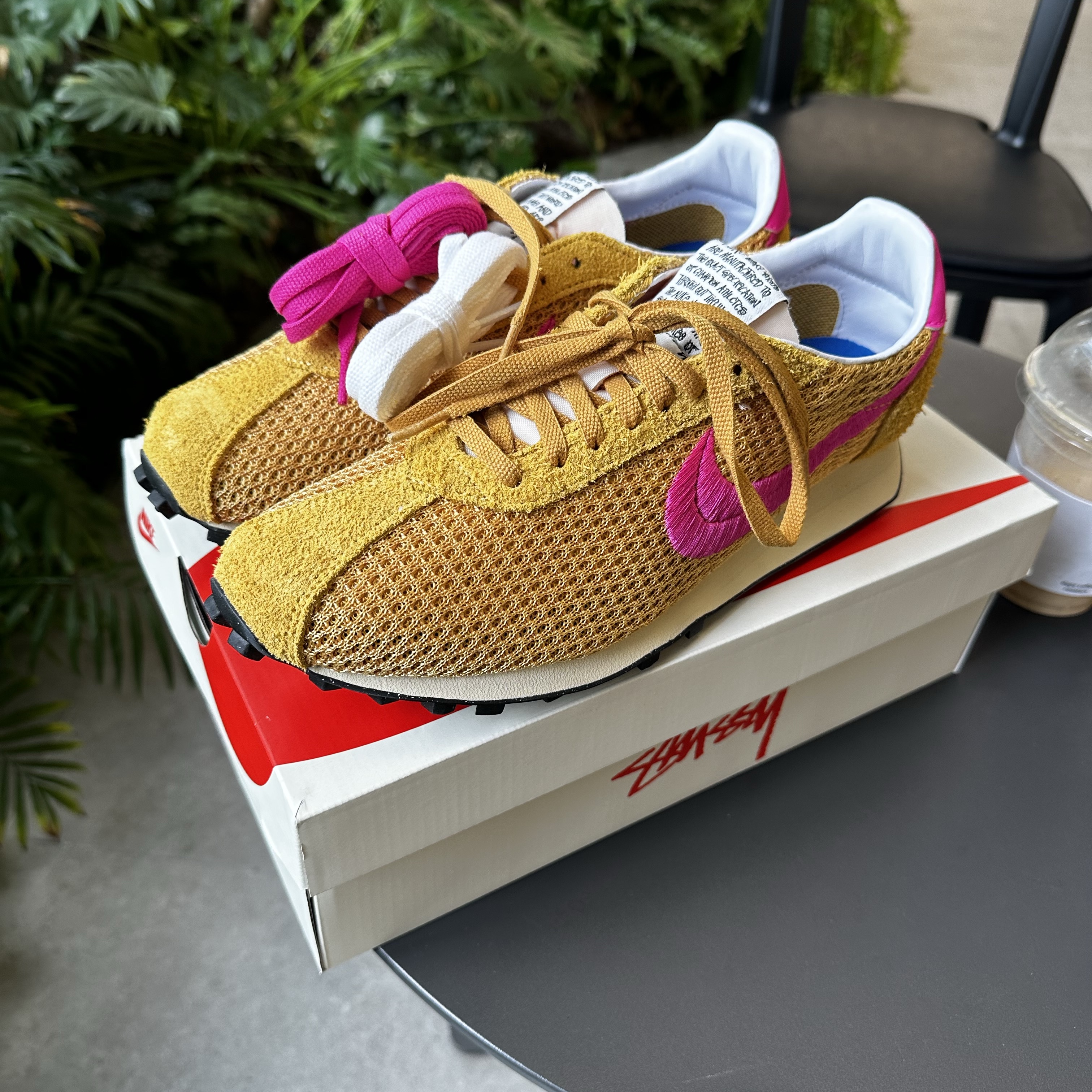 Nike x Stussy LD-1000 SP Sanded Gold and Laser Fuchsia 착용 스타일 - 1