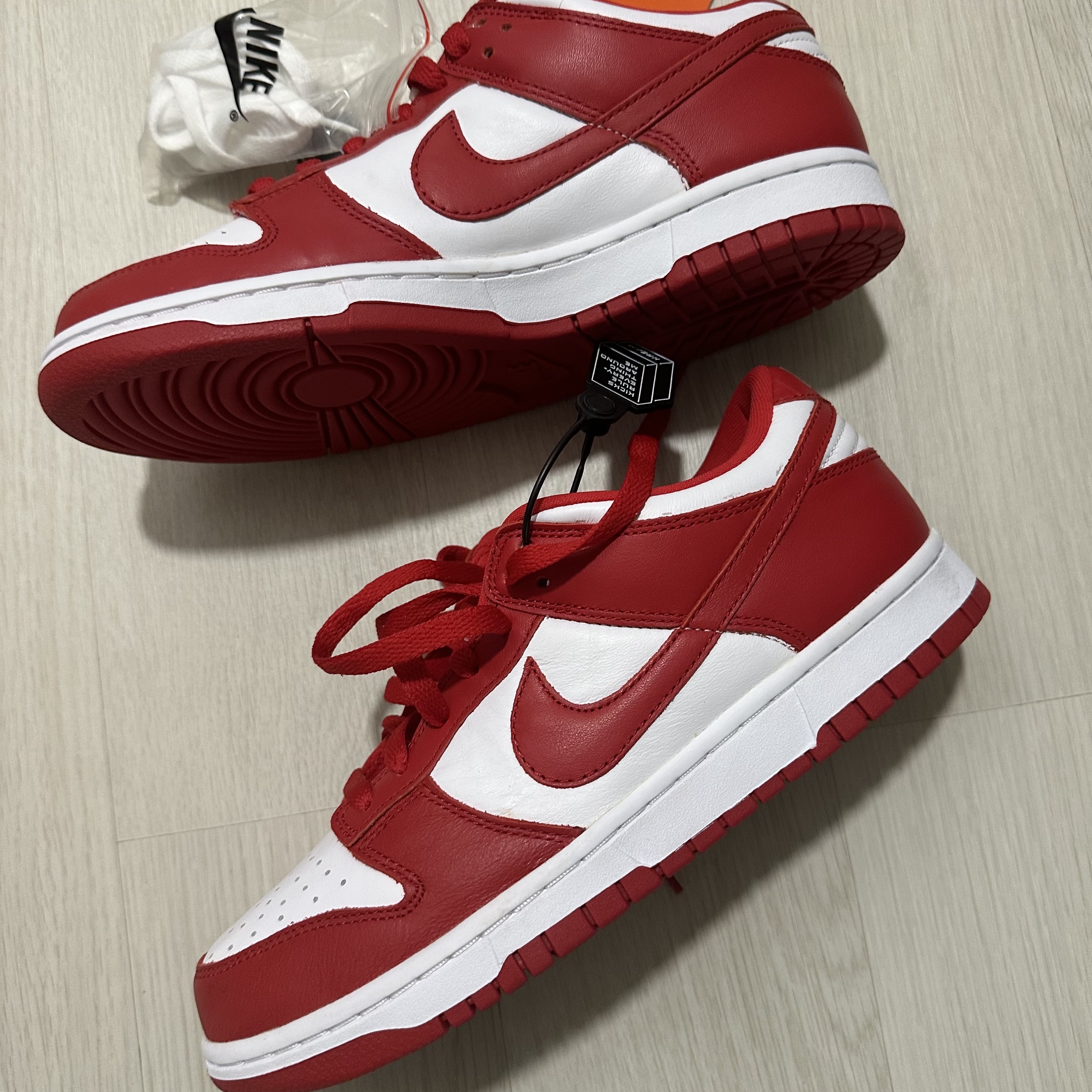 Nike Dunk Low SP White and University Red 2023 착용 스타일 - 2