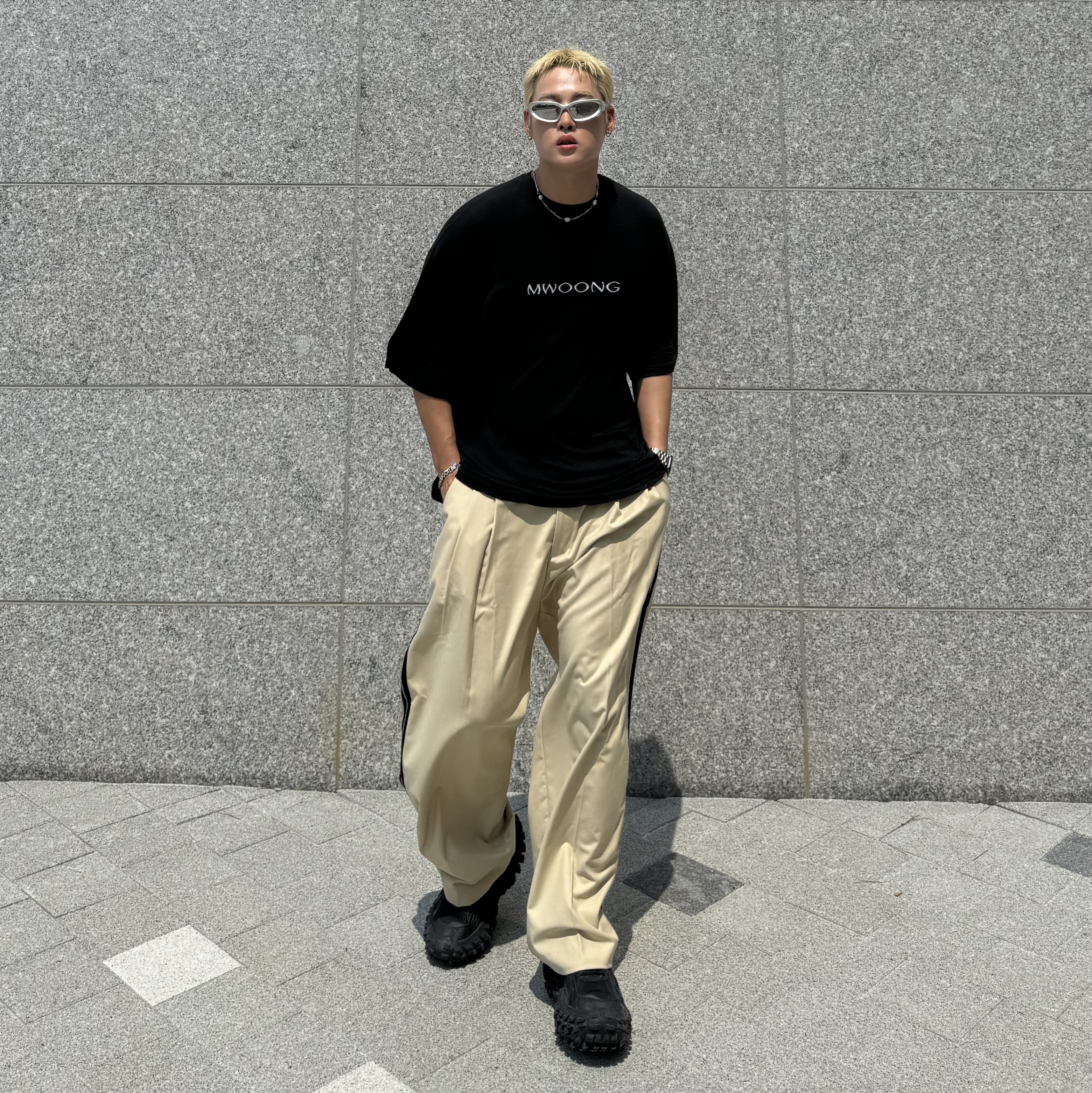 Balenciaga Defender Sneakers Black 착용 스타일 - 3