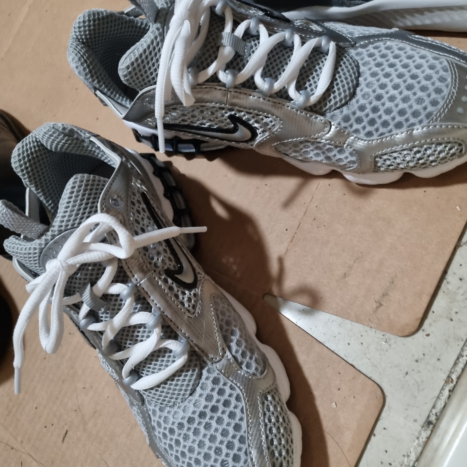 Nike Air Zoom Spiridon Cage 2 Metallic Silver 착용 스타일