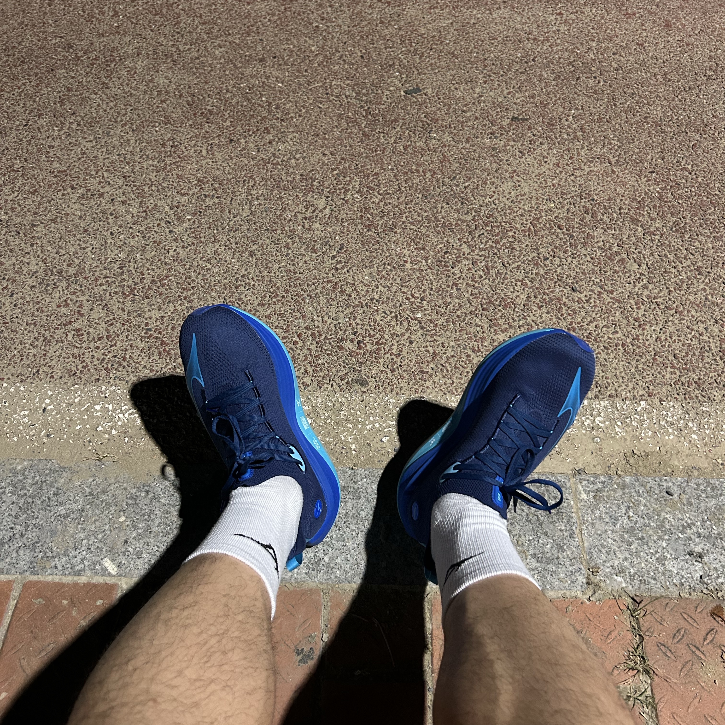 Mizuno Neo Vista Estate Blue 착용 스타일 - 1