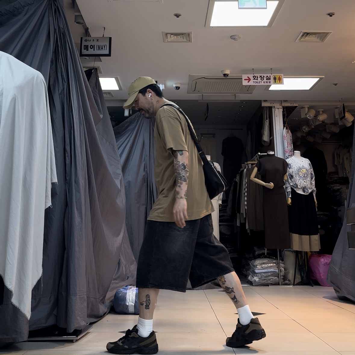 Asics Gel-1130 SMU Dark Brown Midnight 착용 스타일 - 3