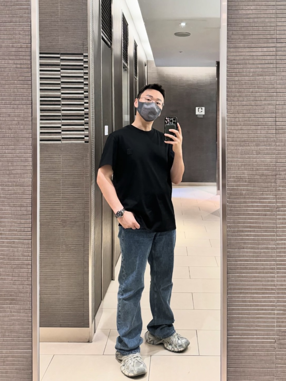 Wooyoungmi 3D Flower Back Logo T-Shirt Black - 24FW, Wooyoungmi Long Straight Denim Pants Blue -23FW 착용 스타일 - 1