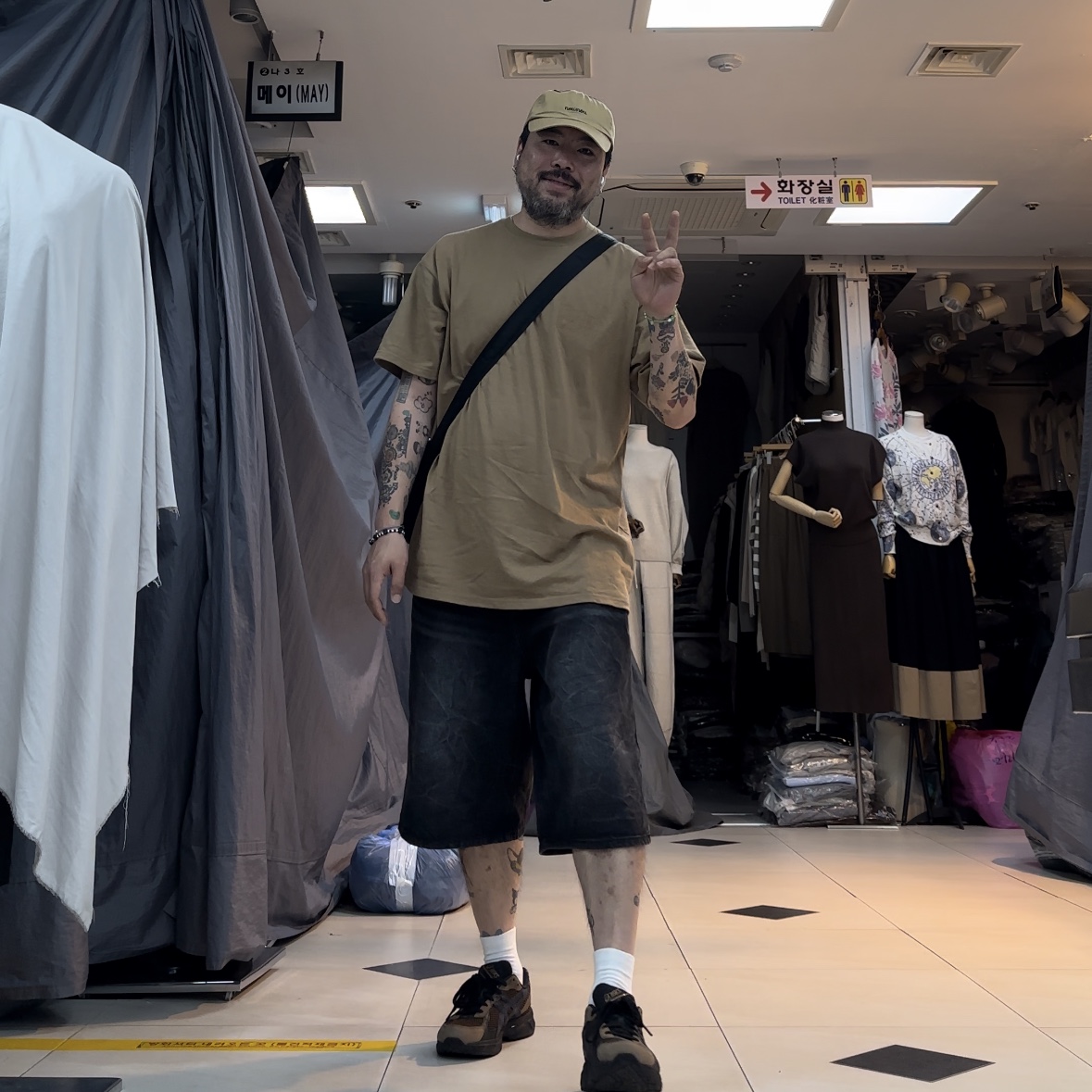 Asics Gel-1130 SMU Dark Brown Midnight 착용 스타일 - 4