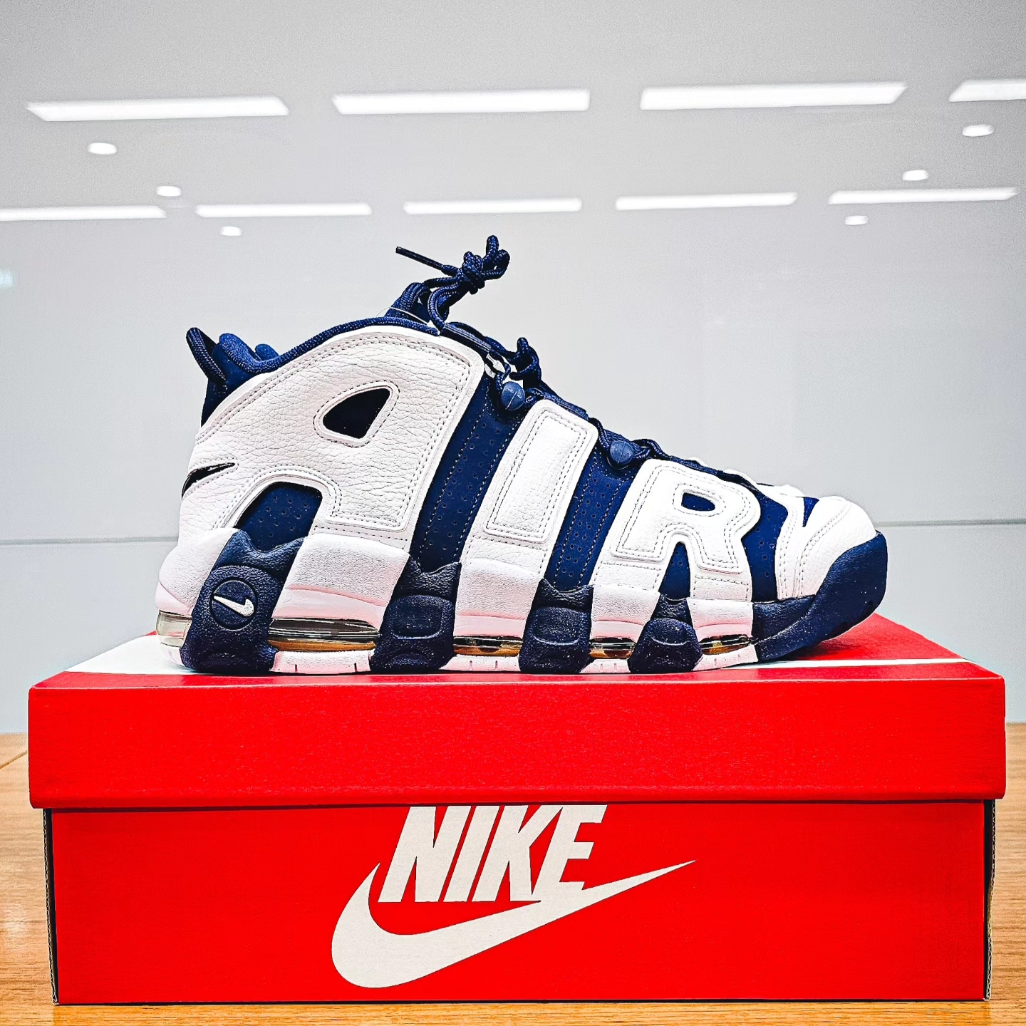 Nike Air More Uptempo Olympic 2020 착용 스타일 - 6