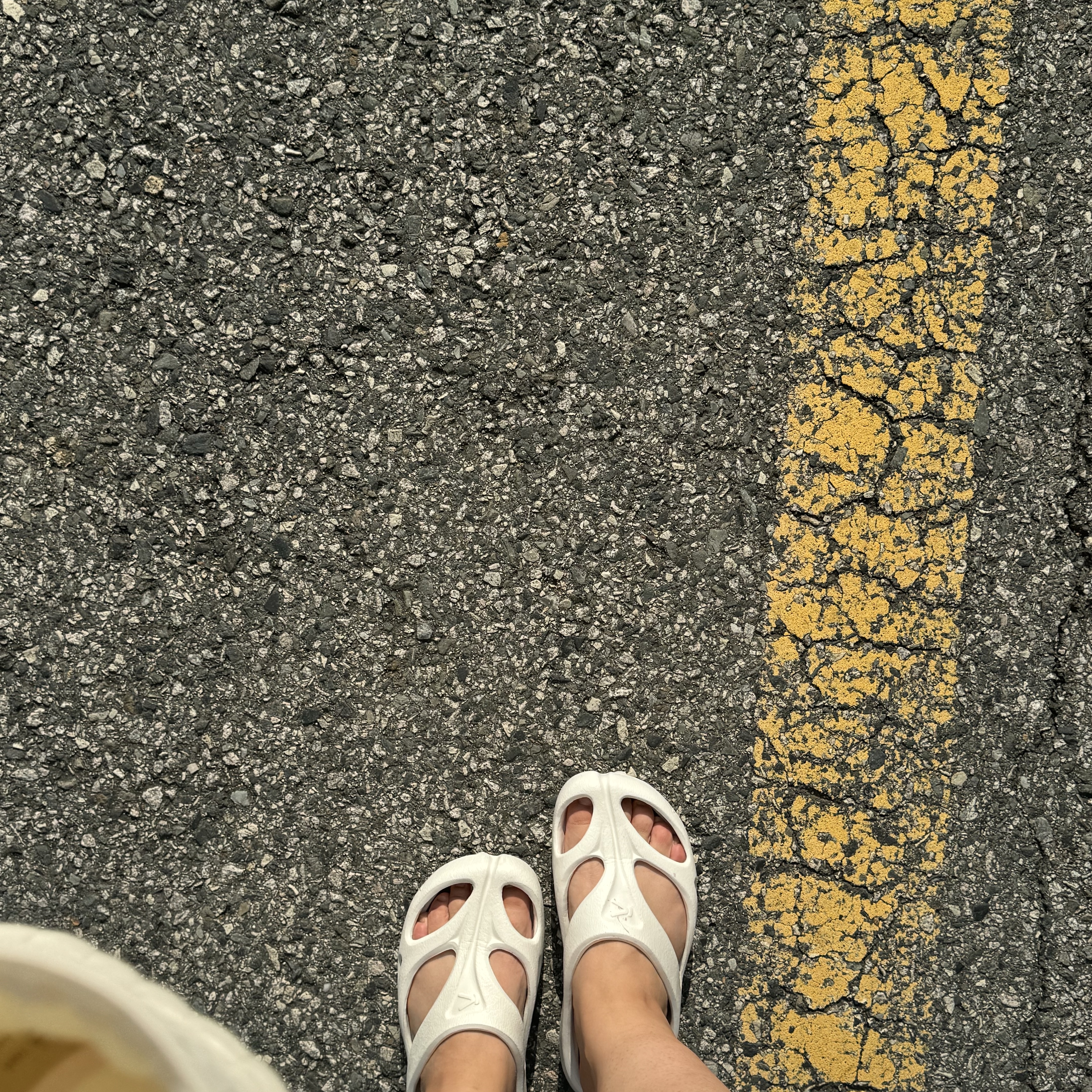 (W) Keen Shanti White Black 착용 스타일 - 1