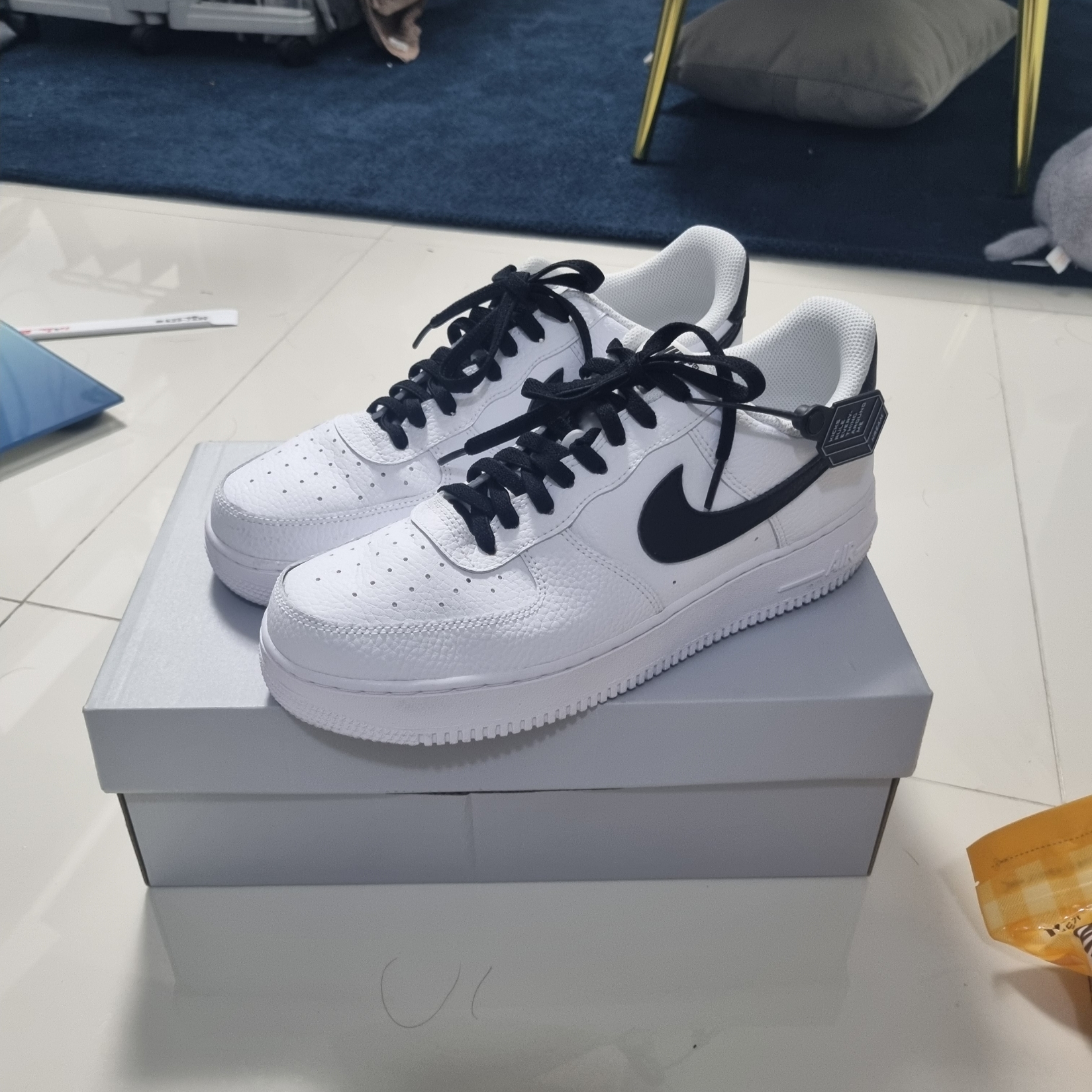 Nike Air Force 1 '07 White Black 착용 스타일