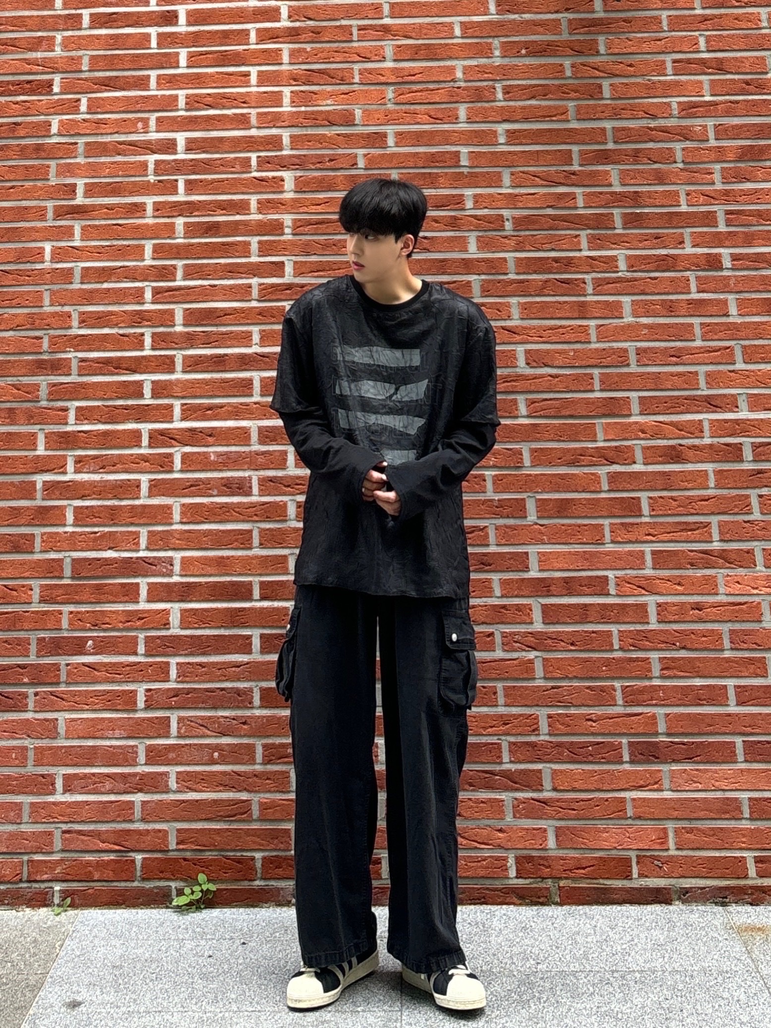 Adidas Superstar 82 Black White 착용 스타일 - 1