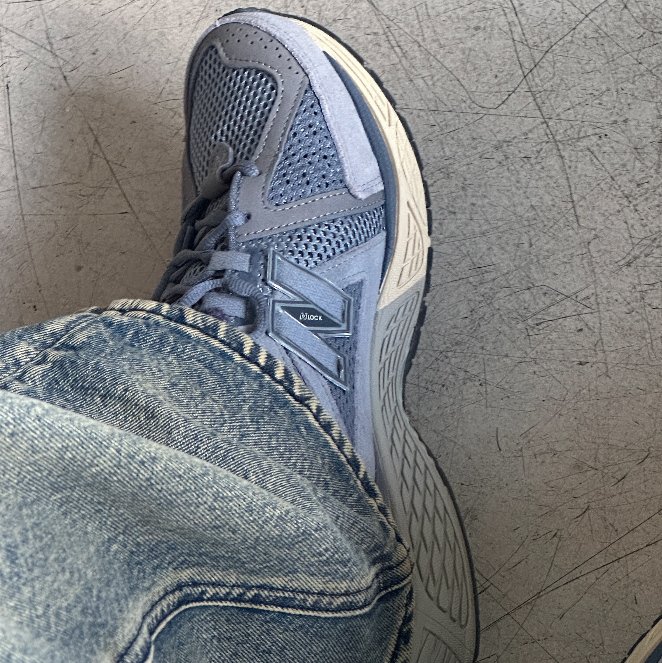 New Balance x Auralee 1906R Flint Stone 착용 스타일 - 6
