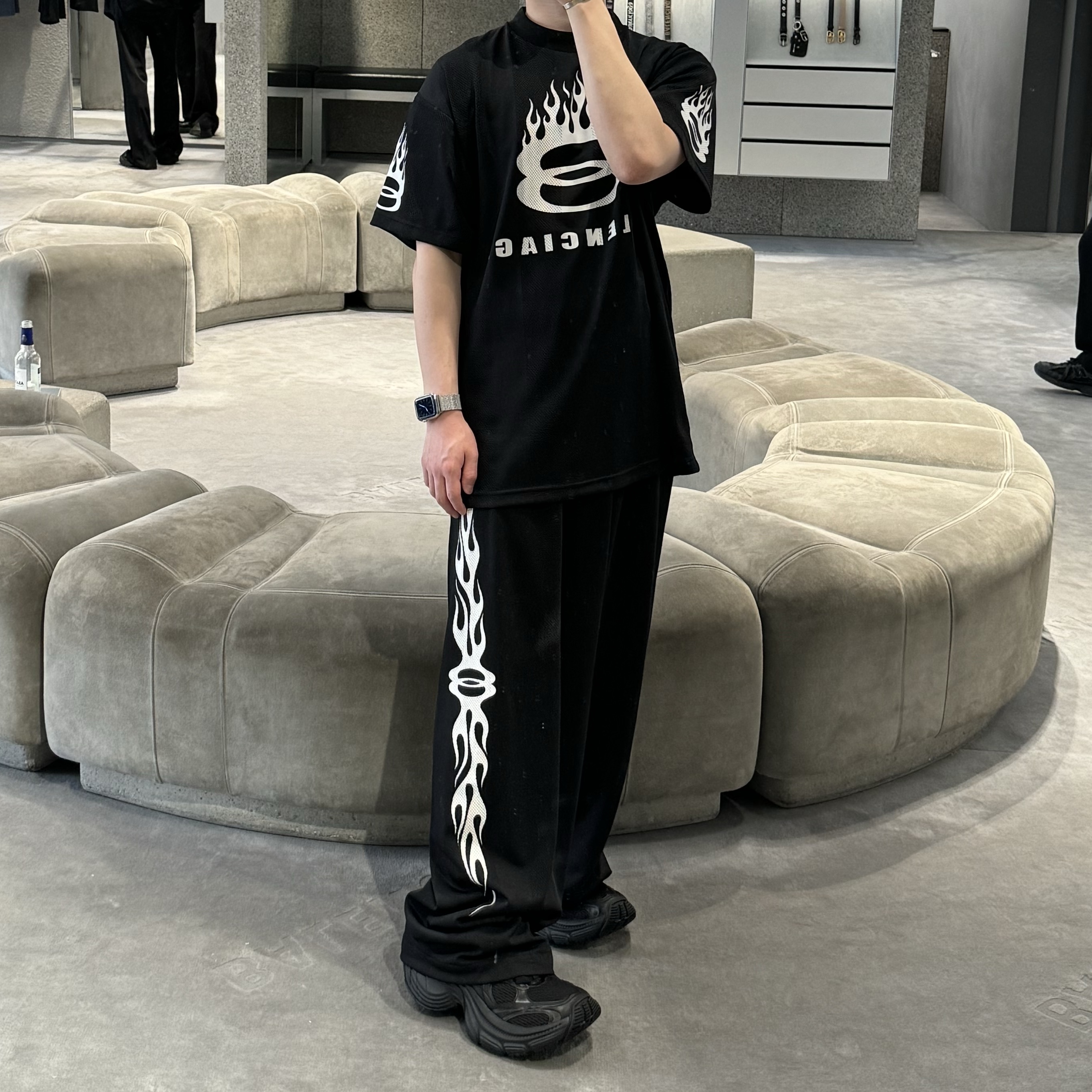 Balenciaga 10XL Sneakers Black 착용 스타일 - 4