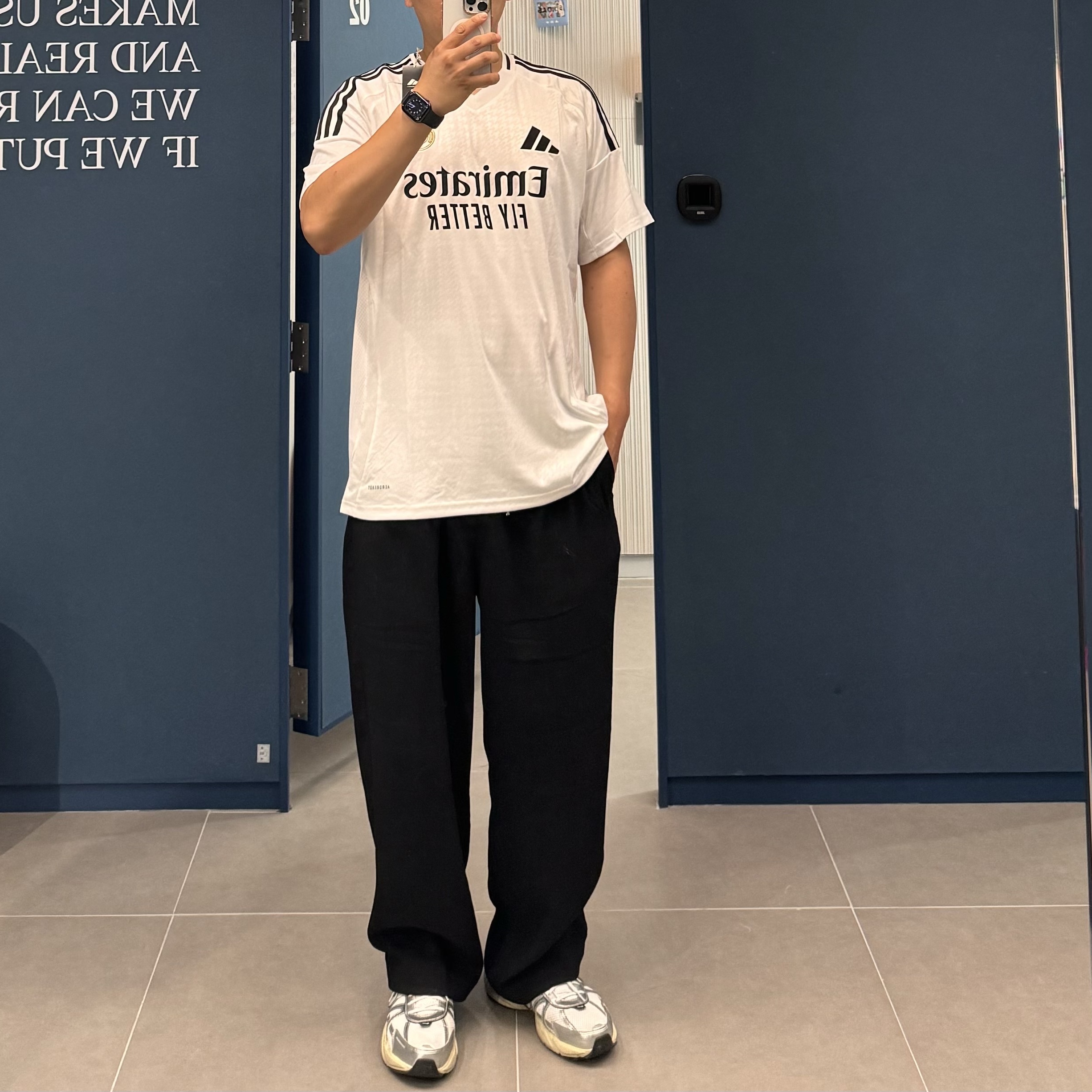 Adidas Real Madrid 2024/25 Home Jersey White - KR Sizing (Non Marking Ver.), Adidas Real Madrid 2023/24 Home Jersey White - US Sizing (Non Marking Ver.) 착용 스타일