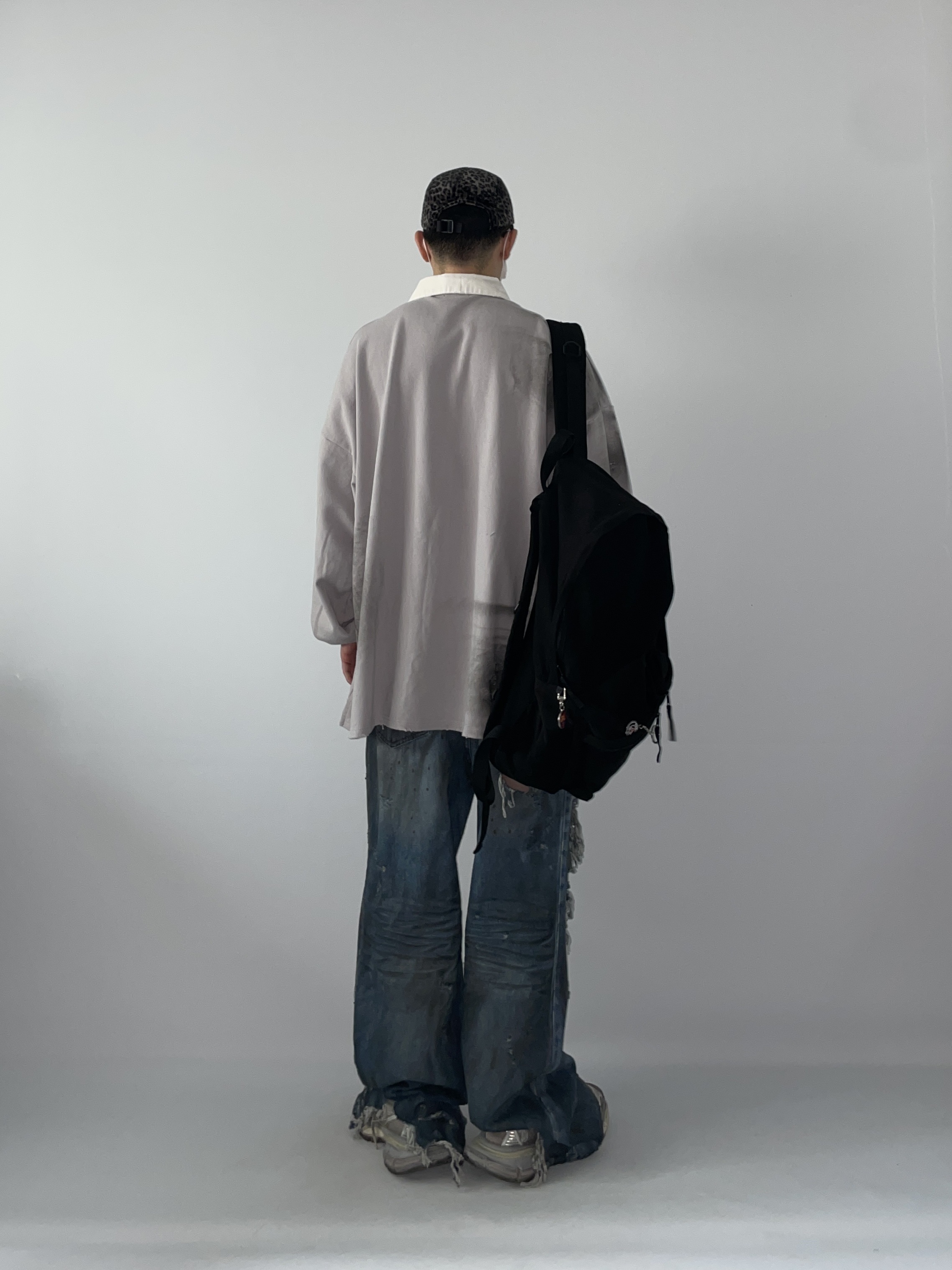 Supreme Leopard Velvet Camp Cap Black - 24SS, Balenciaga 3XL Sneakers Light Beige 착용 스타일 - 3