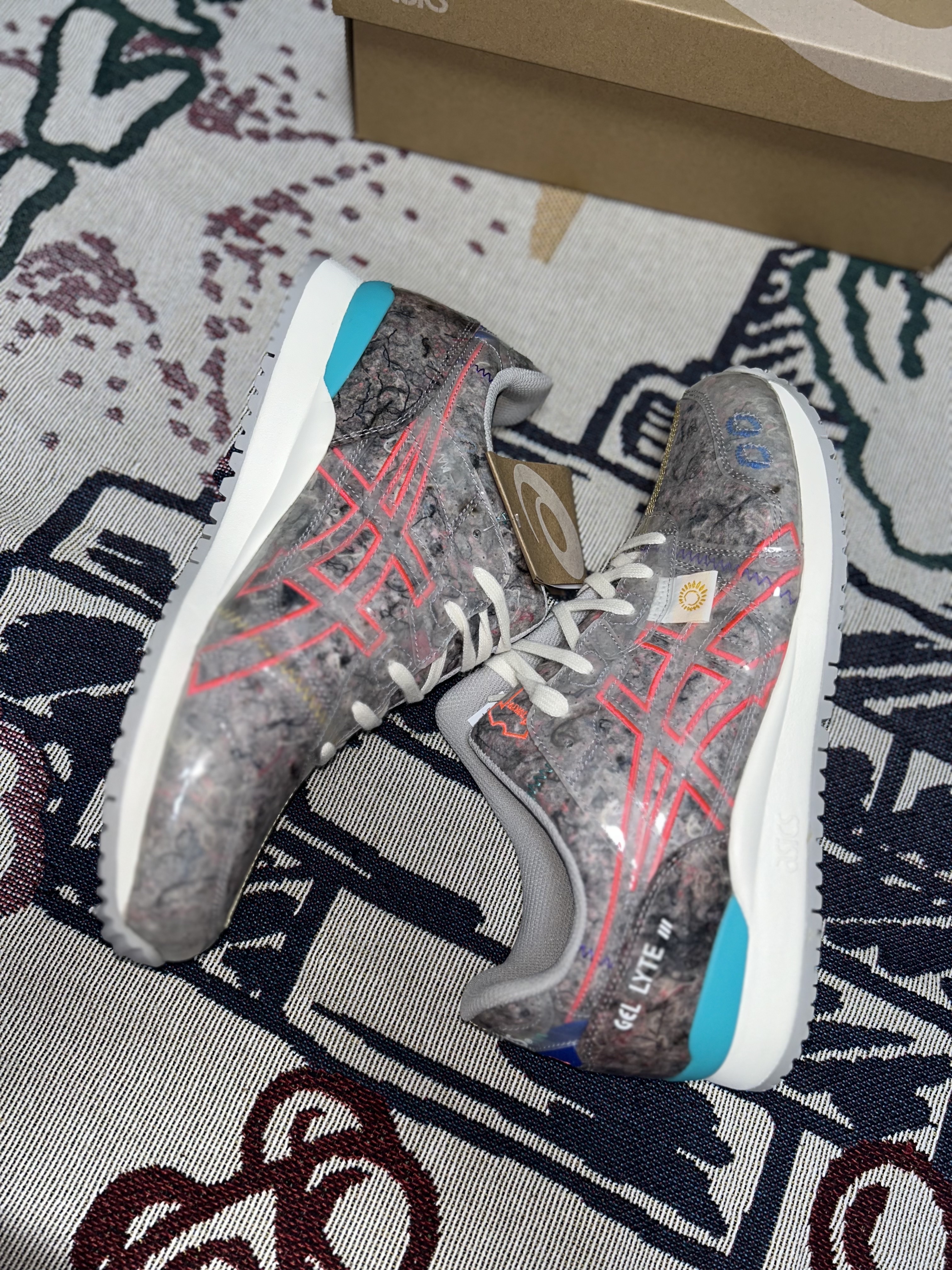 Asics Gel-Lyte III OG Oyster Grey Diva Pink 착용 스타일 - 5