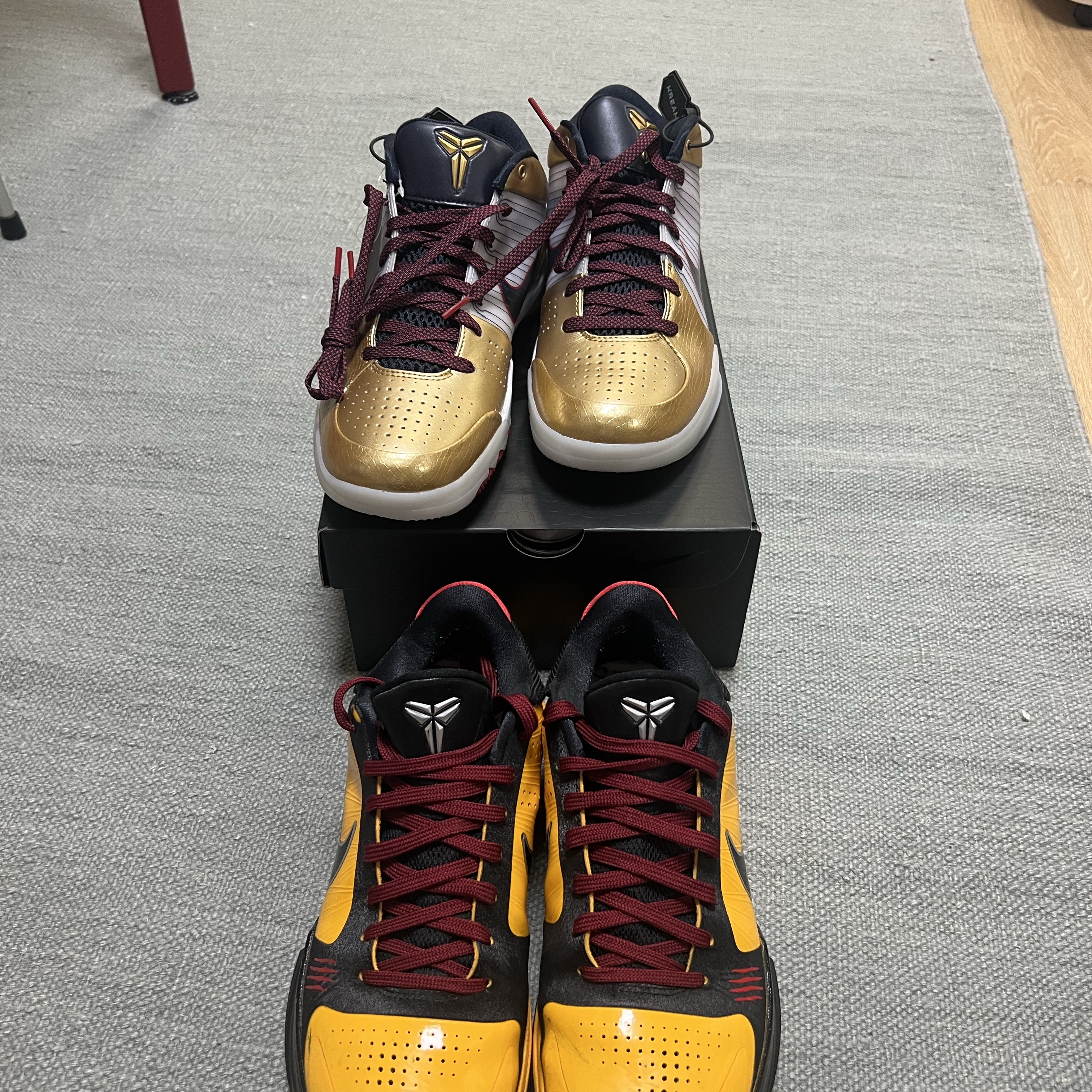 Nike Kobe 4 Protro Metallic Gold and Dark Obsidian 착용 스타일 - 3