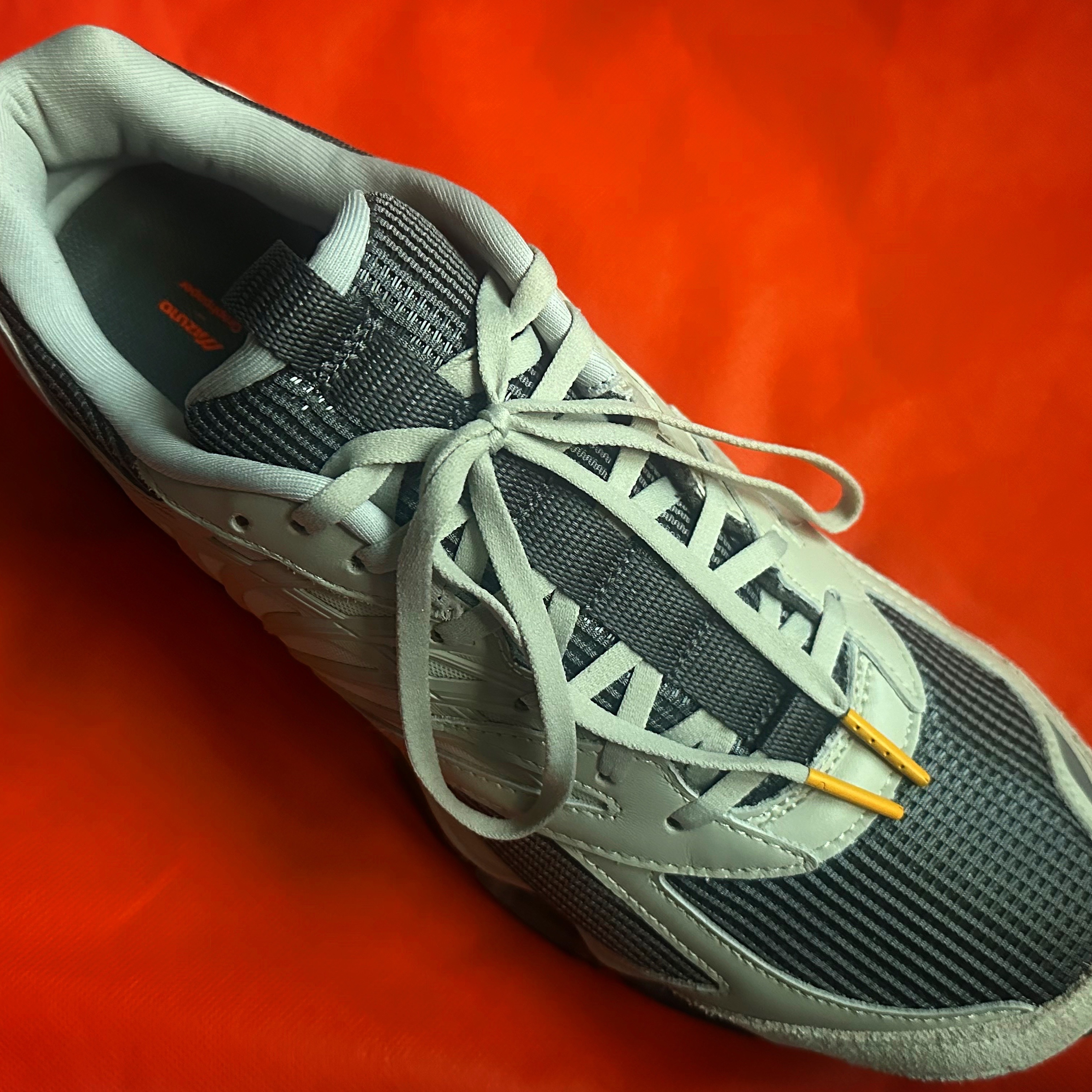 Mizuno x Graphpaper Wave Prophecy LS Cool Gray 착용 스타일 - 4
