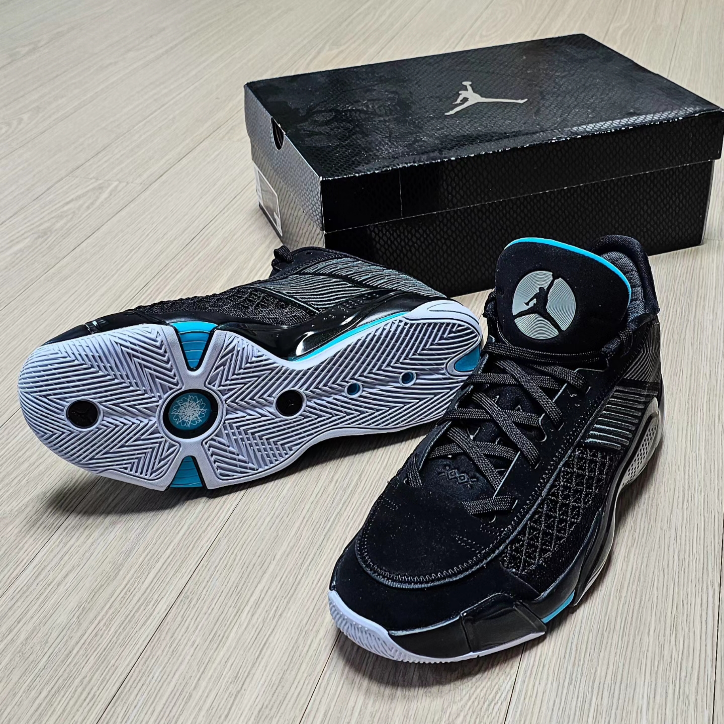 Jordan XXXVIII Low PF Black Anthracite 착용 스타일 - 3