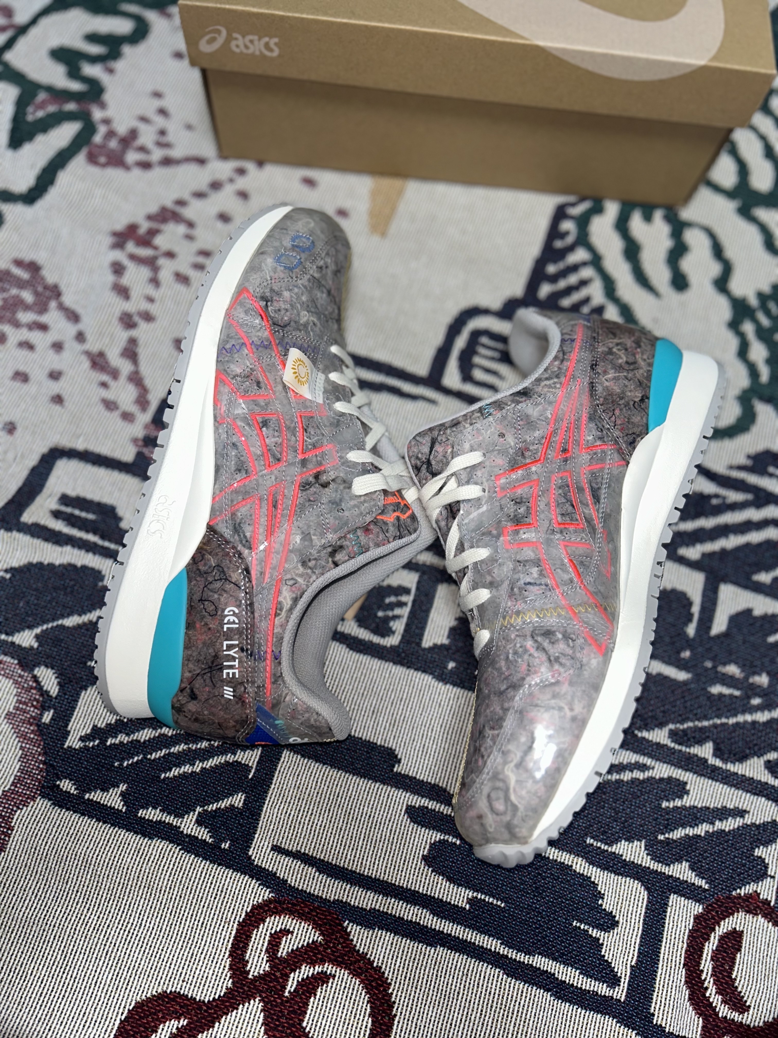 Asics Gel-Lyte III OG Oyster Grey Diva Pink 착용 스타일 - 4