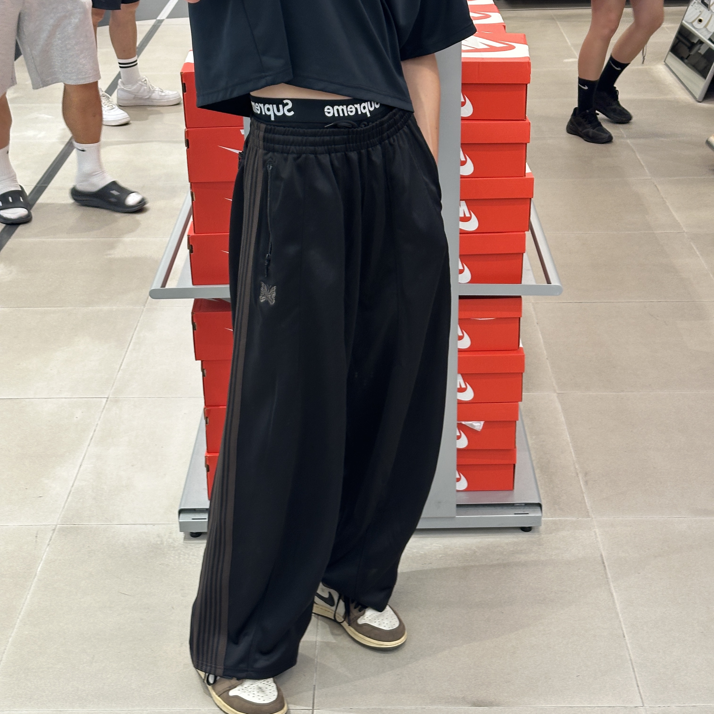 Needles H.D. Track Pants Poly Smooth Black 착용 스타일