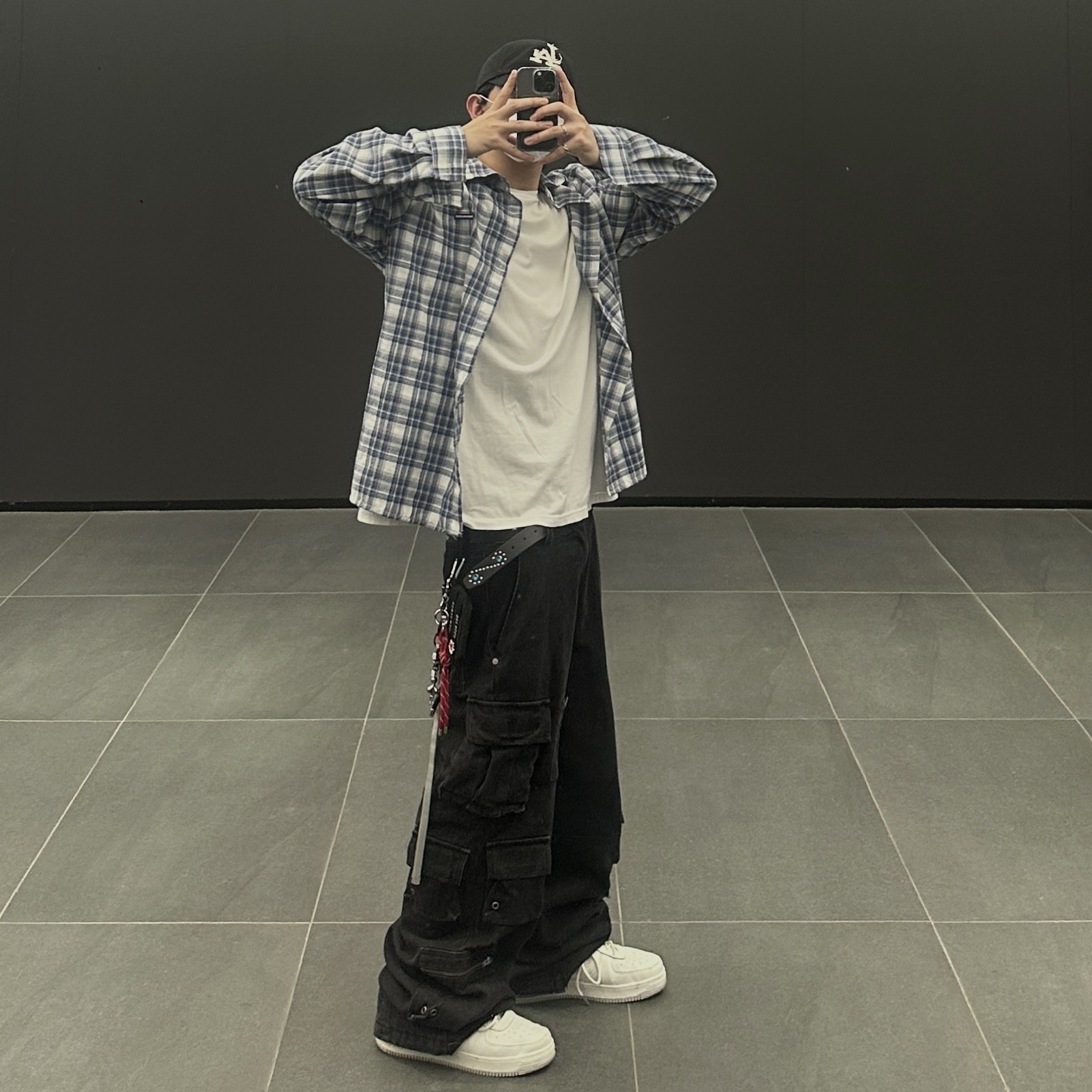 BAPE x JJJJound Bape Sta Low White Light Grey, Human Made Military Card Case Black 착용 스타일 - 2