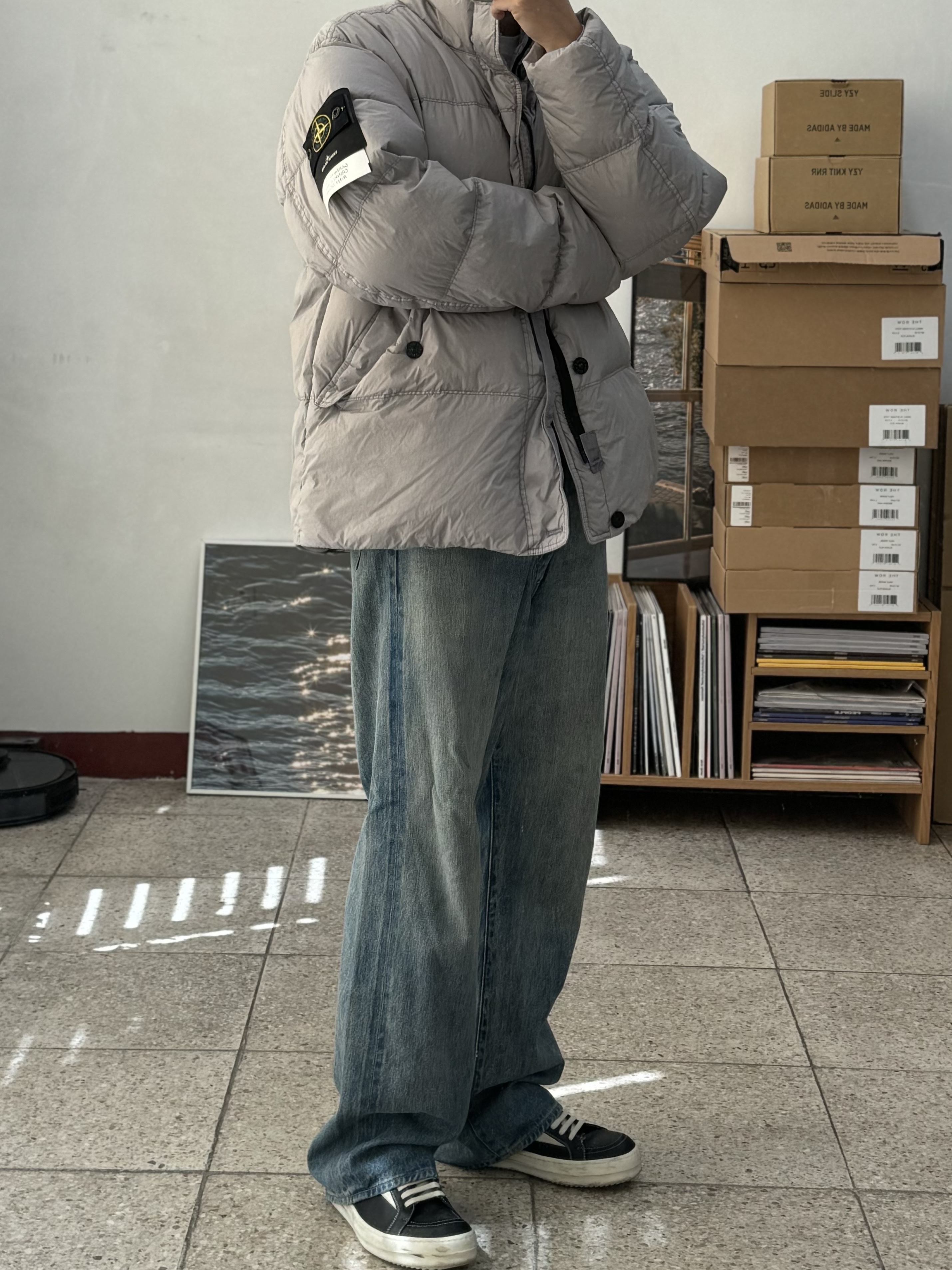 Stone Island 40123 Garment Dyed Crinkle Reps R-NY Down Jacket Black - 24FW, Stone Island 40123 Garment Dyed Crinkle Reps R-NY Down Jacket Grey - 24FW 착용 스타일 - 3