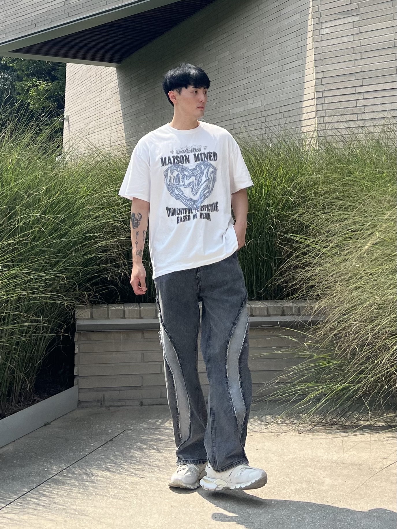 Balenciaga Track Sneakers White 착용 스타일 - 2