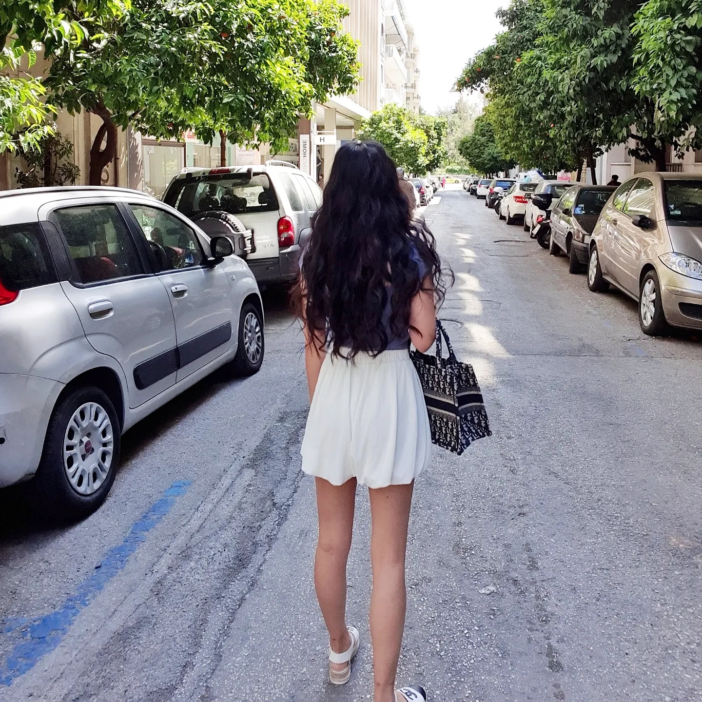 (W) Chanel Strap Espadrilles Lambskin & White Black, Dior Small Book Tote Blue Dior Oblique Embroidery 착용 스타일 - 1