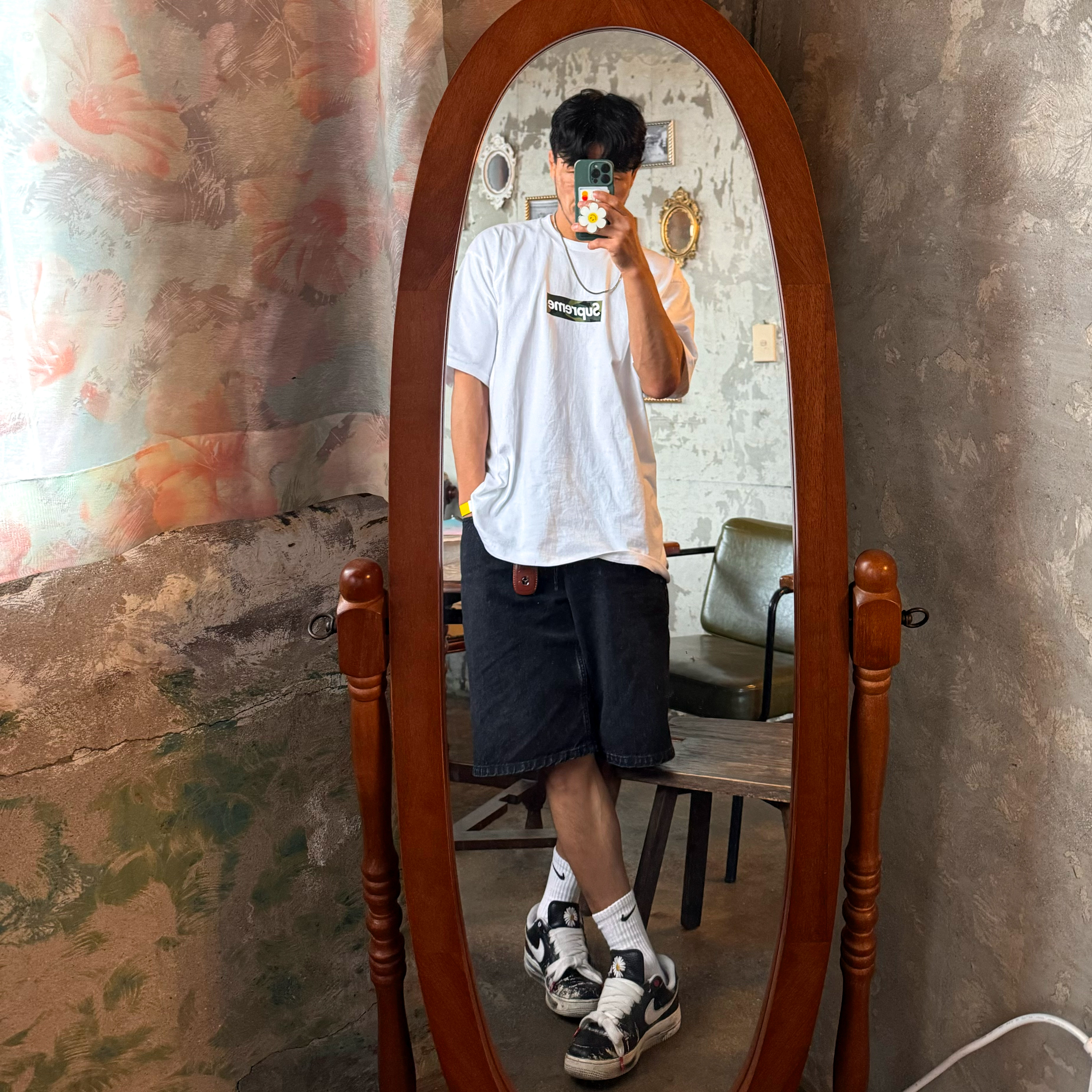 Supreme Box Logo T-Shirt White - 23FW, Supreme x Nike Denim Short Black - 24SS 착용 스타일