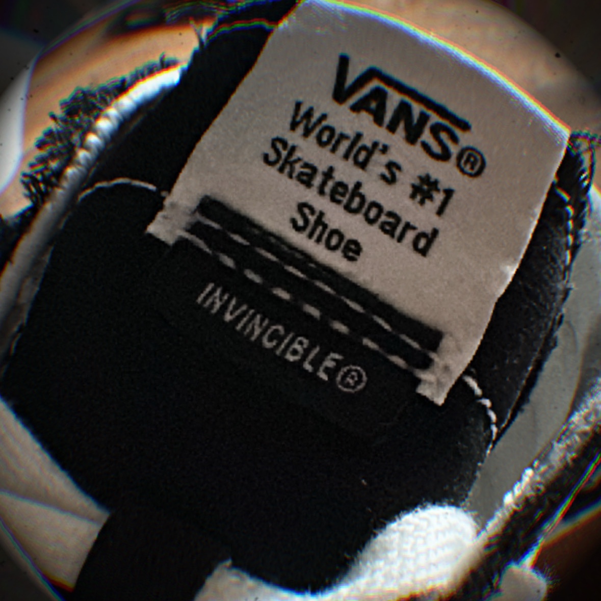 Vans Vault x Invincible Sk8-Hi Reissue Frayed LX Gnarly Pack Black 착용 스타일 - 4